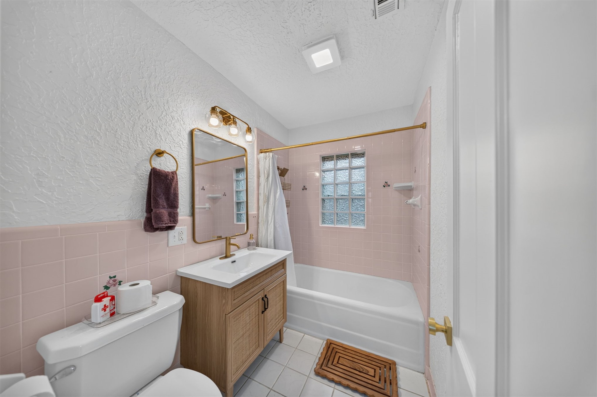 1231 S Gary Place Property Photo 17
