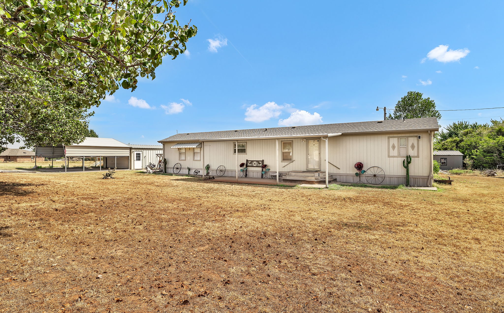 512 N Rockwell Avenue Property Photo 1