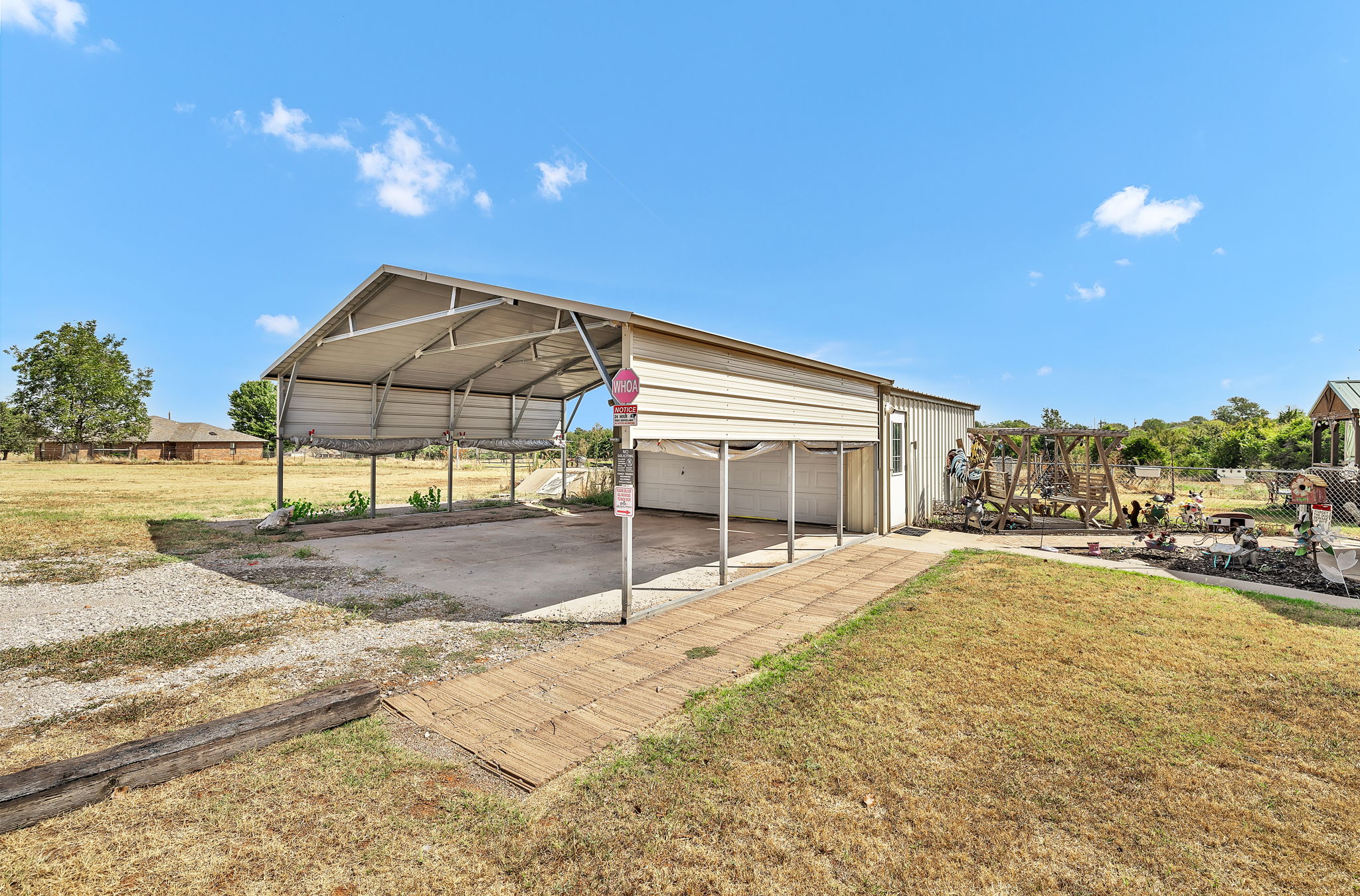 512 N Rockwell Avenue Property Photo 4