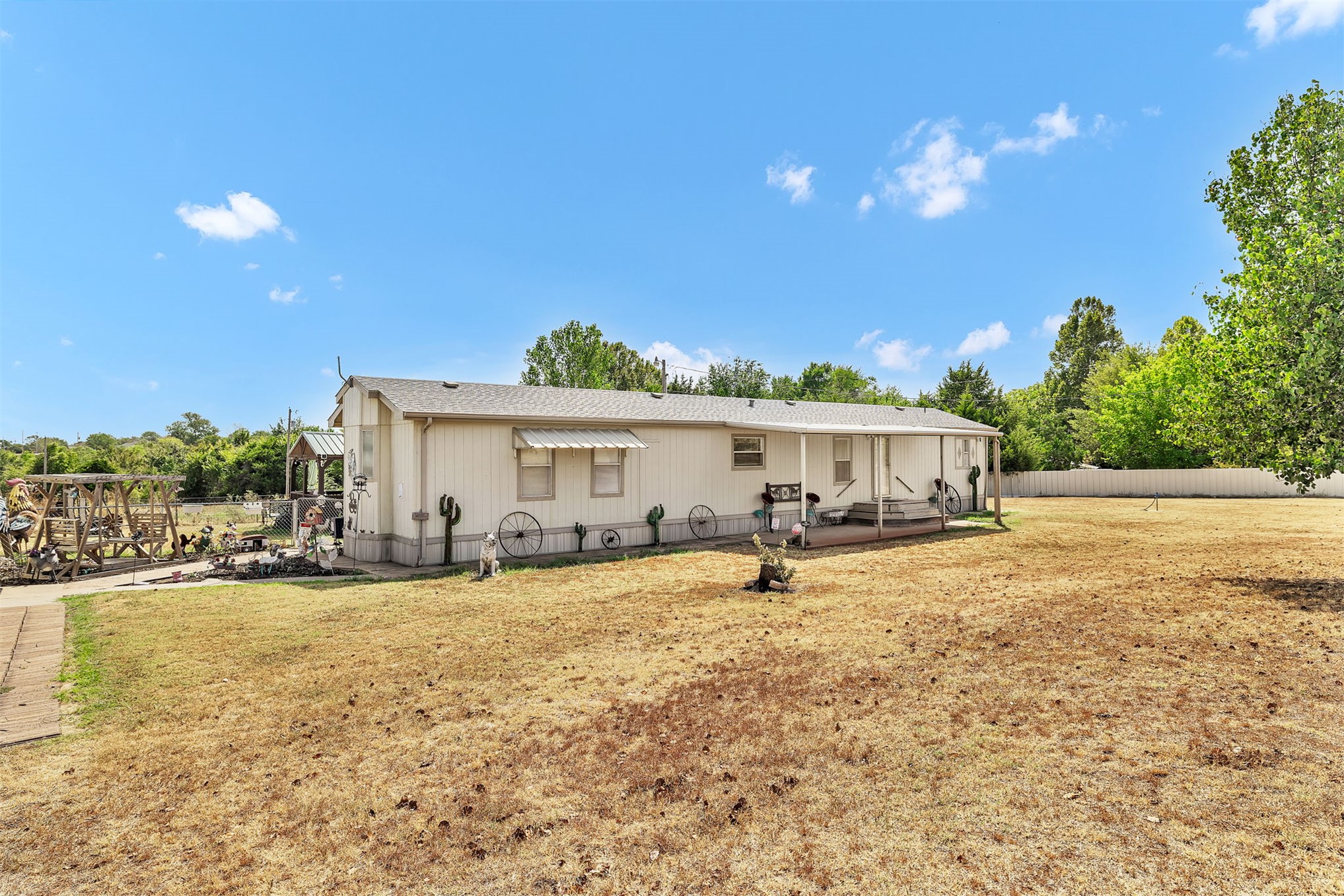 512 N Rockwell Avenue Property Photo 5