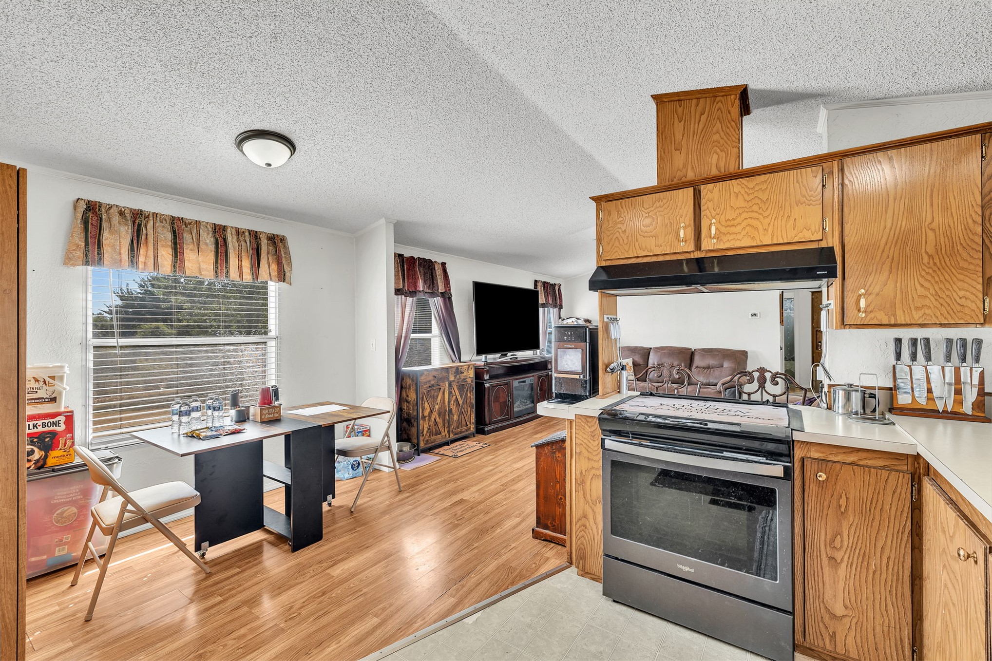 512 N Rockwell Avenue Property Photo 12