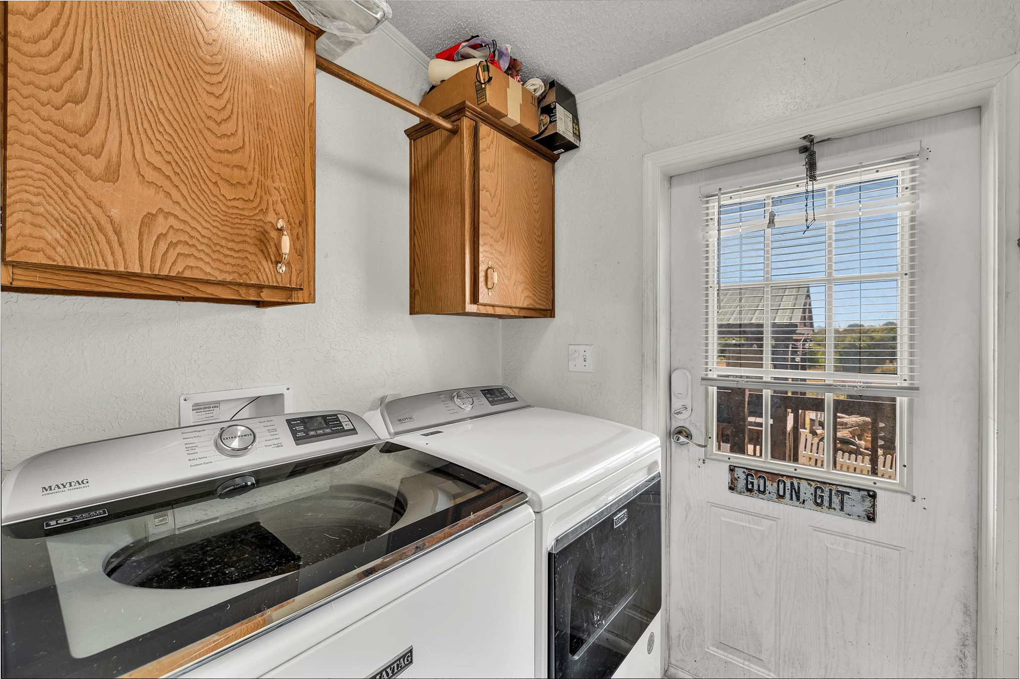 512 N Rockwell Avenue Property Photo 16