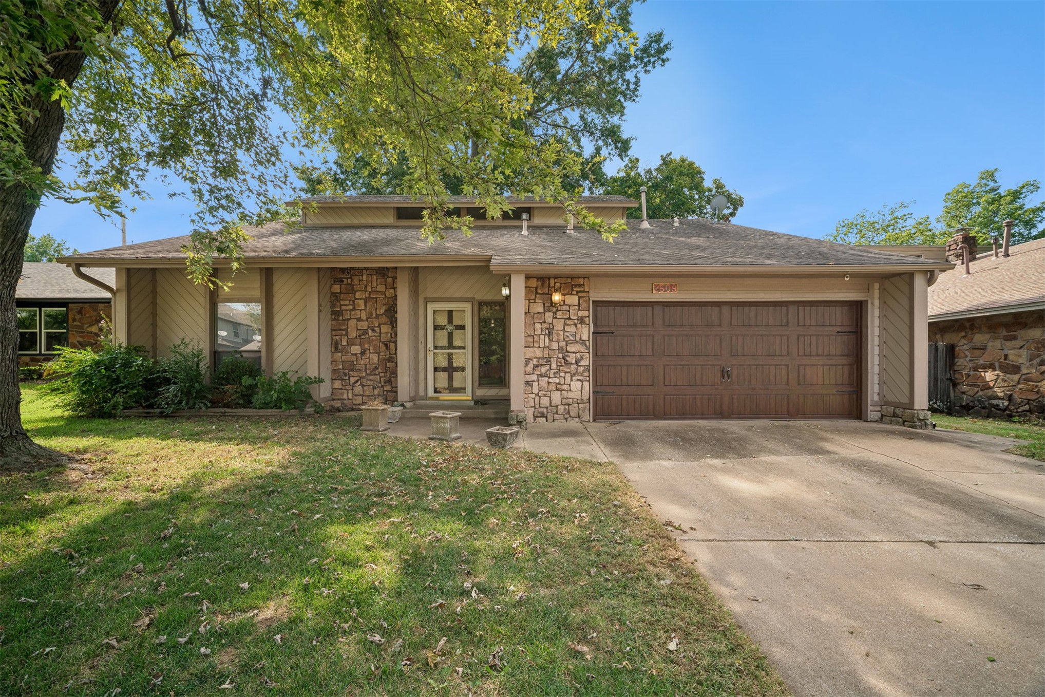 2509 W Canton Place Property Photo 1