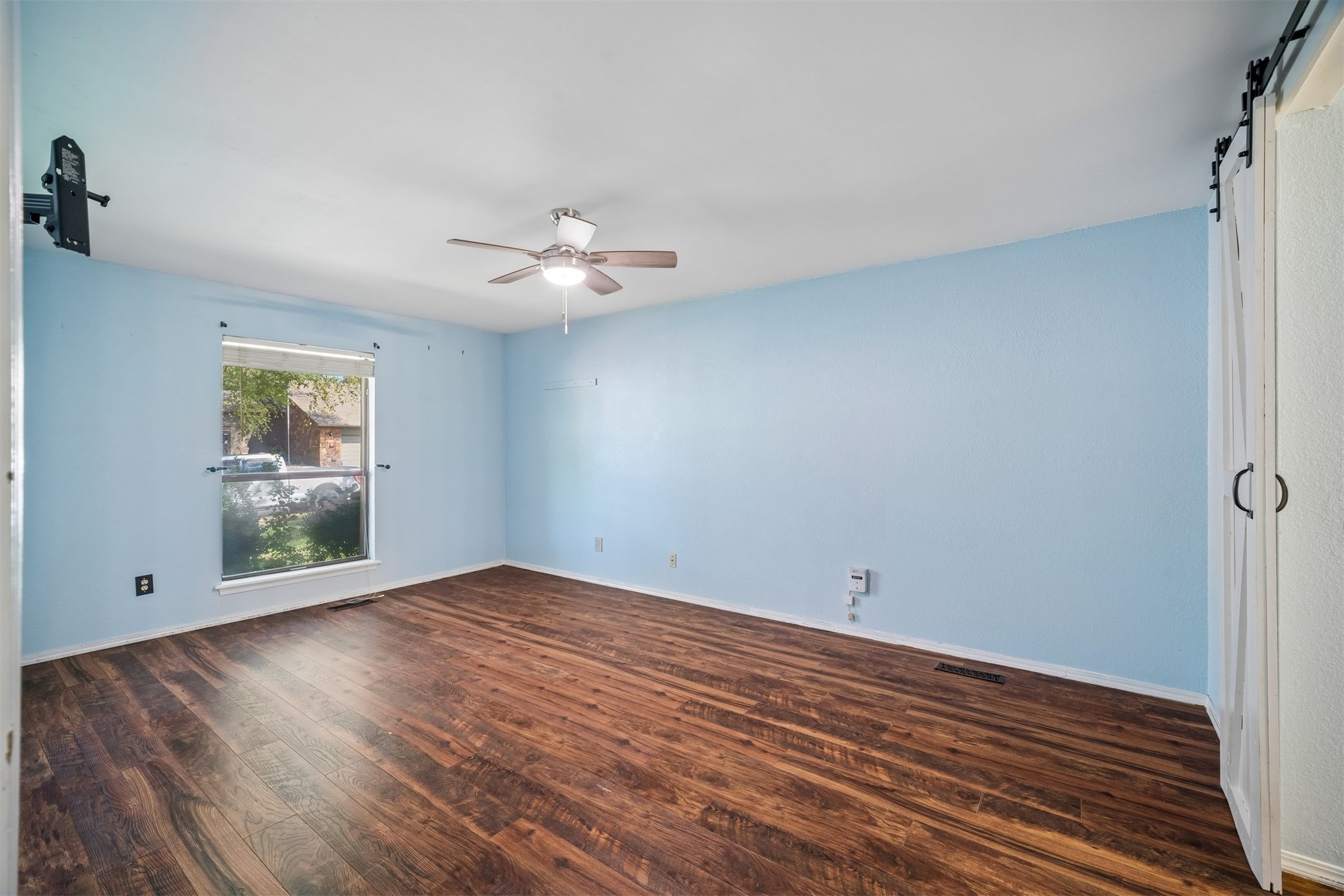 2509 W Canton Place Property Photo 9