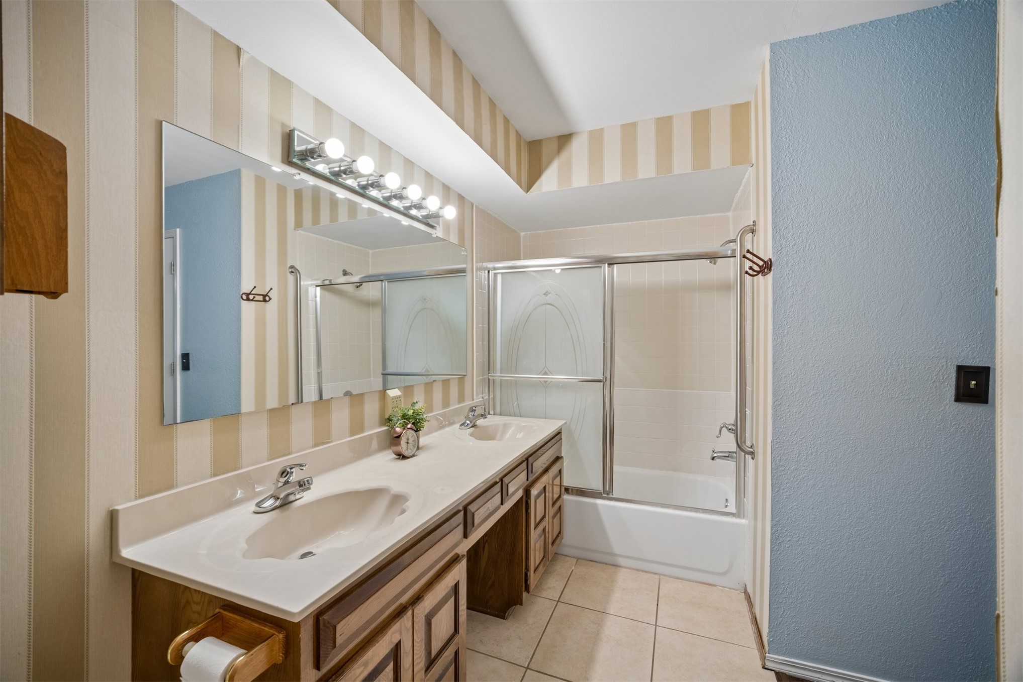 2509 W Canton Place Property Photo 13