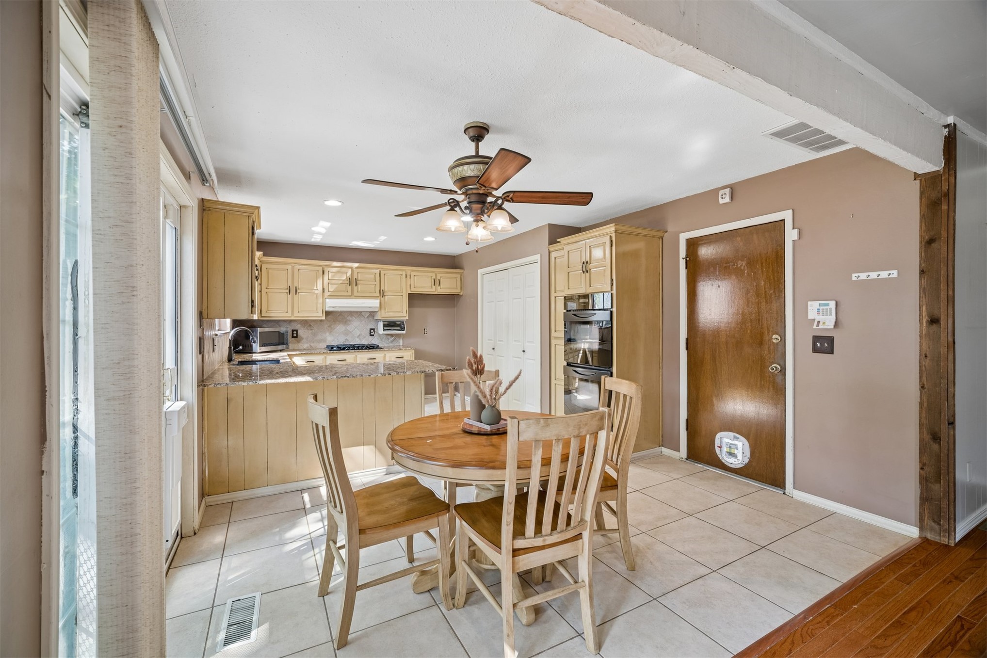2509 W Canton Place Property Photo 14