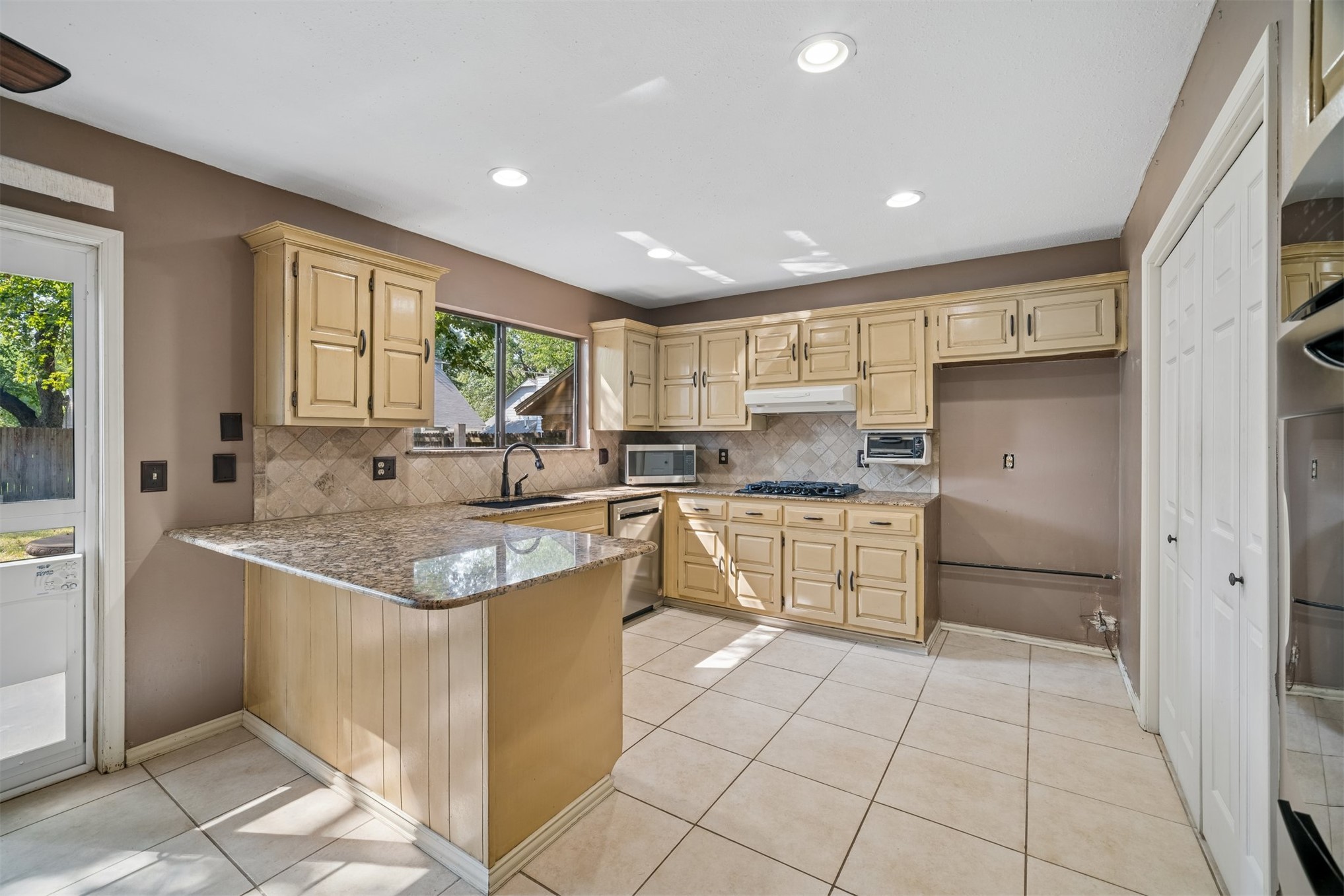 2509 W Canton Place Property Photo 15