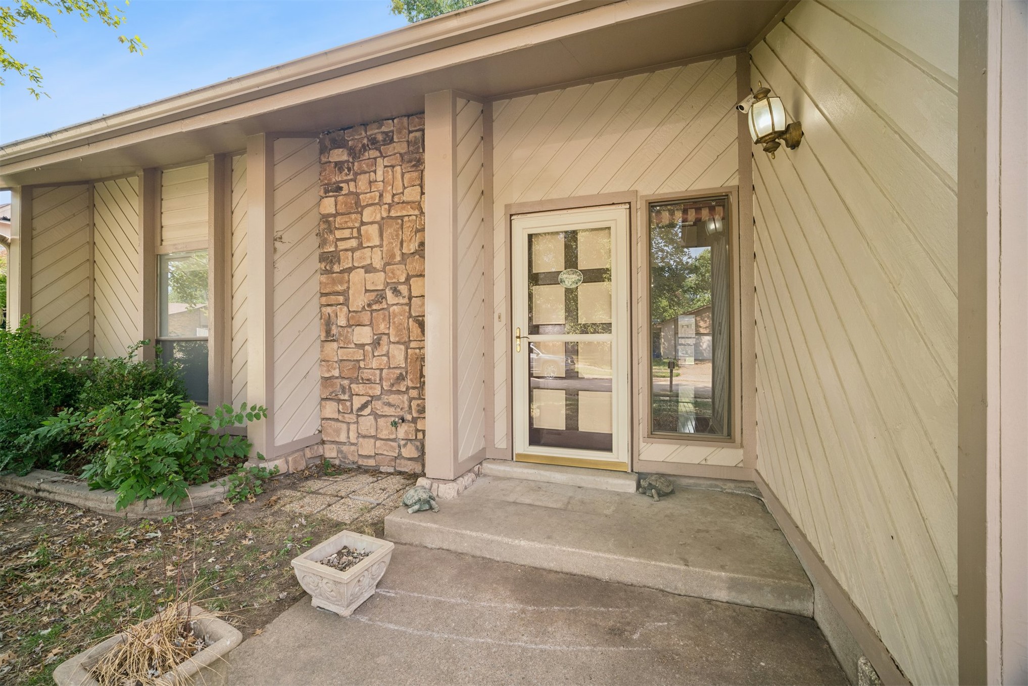 2509 W Canton Place Property Photo 38