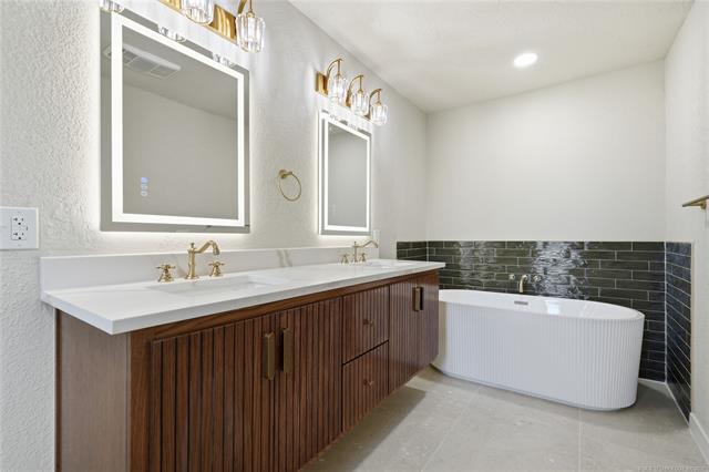 1410 W 91st Street S Property Photo 25