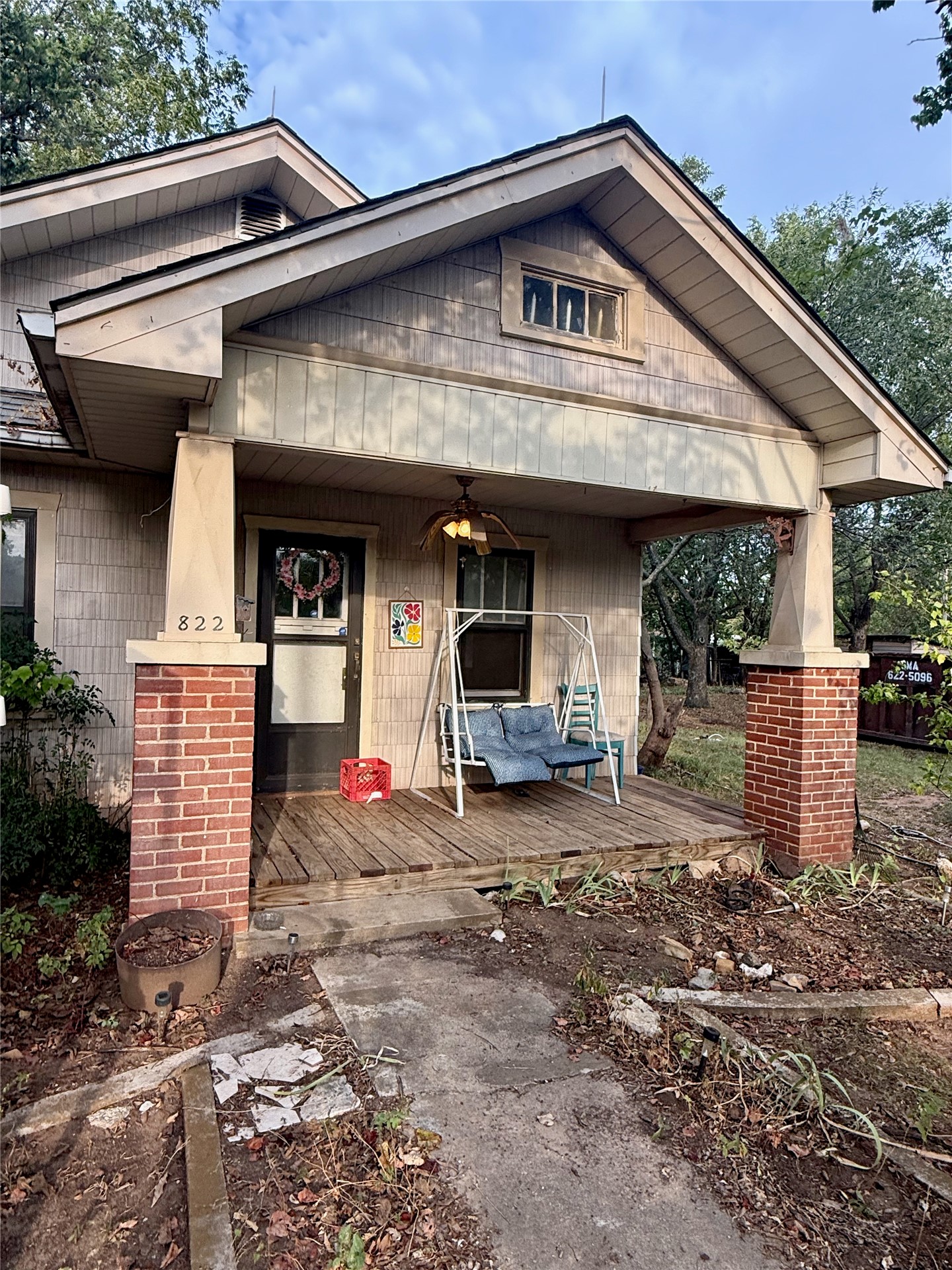 822 E Oklahoma Property Photo 2