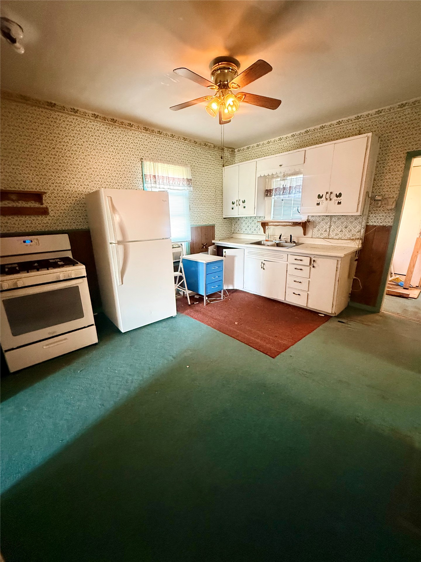 324 S Rogers Avenue Property Photo 7
