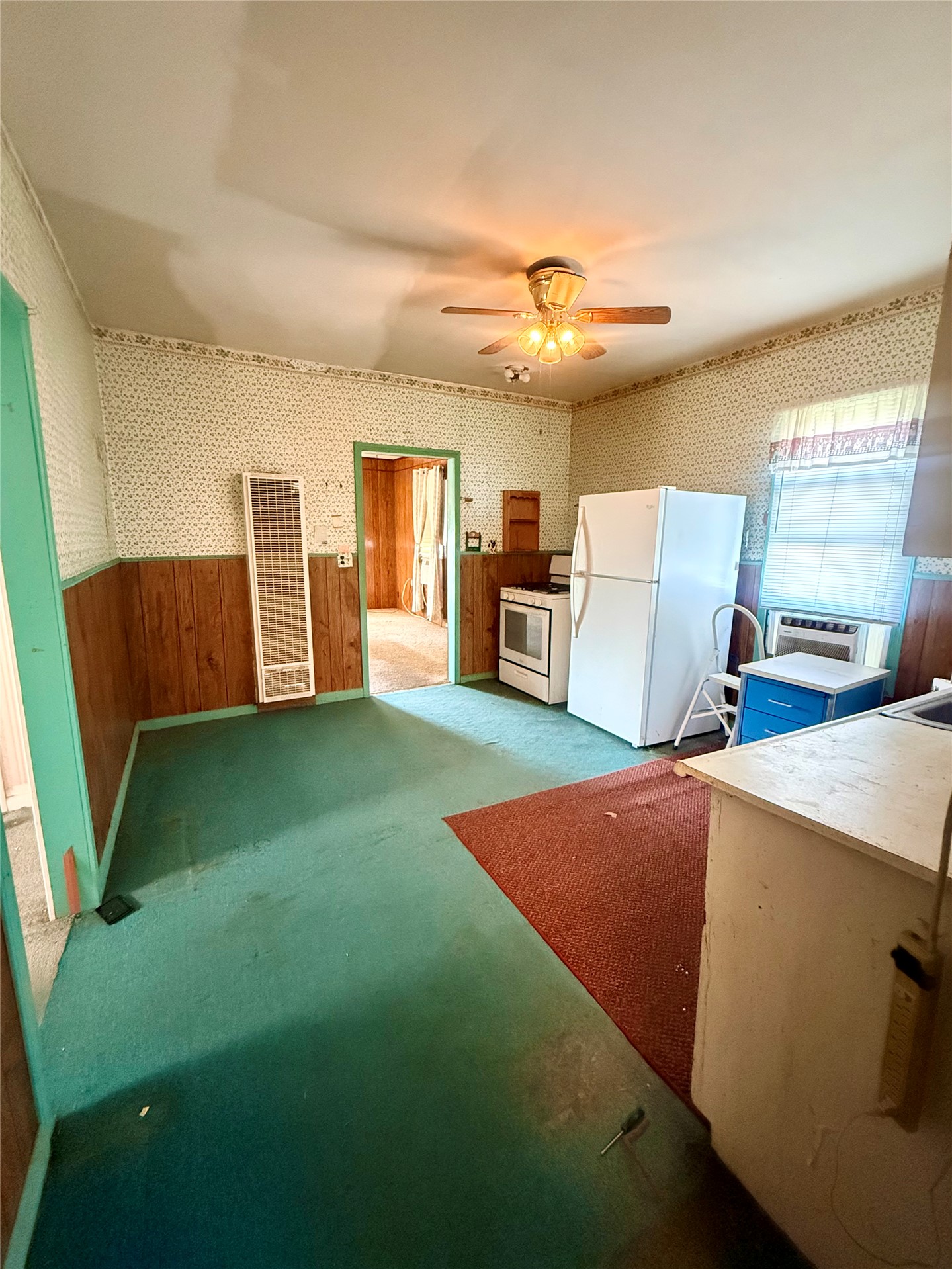 324 S Rogers Avenue Property Photo 8