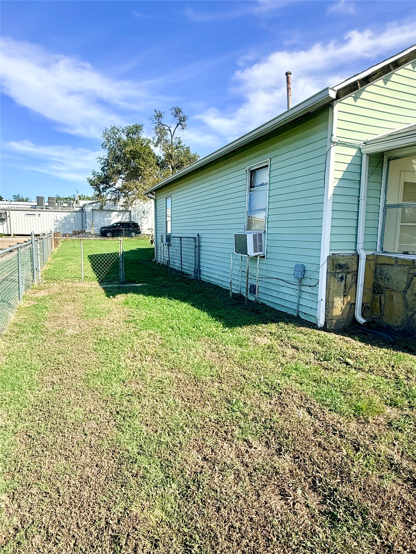 324 S Rogers Avenue Property Photo 11