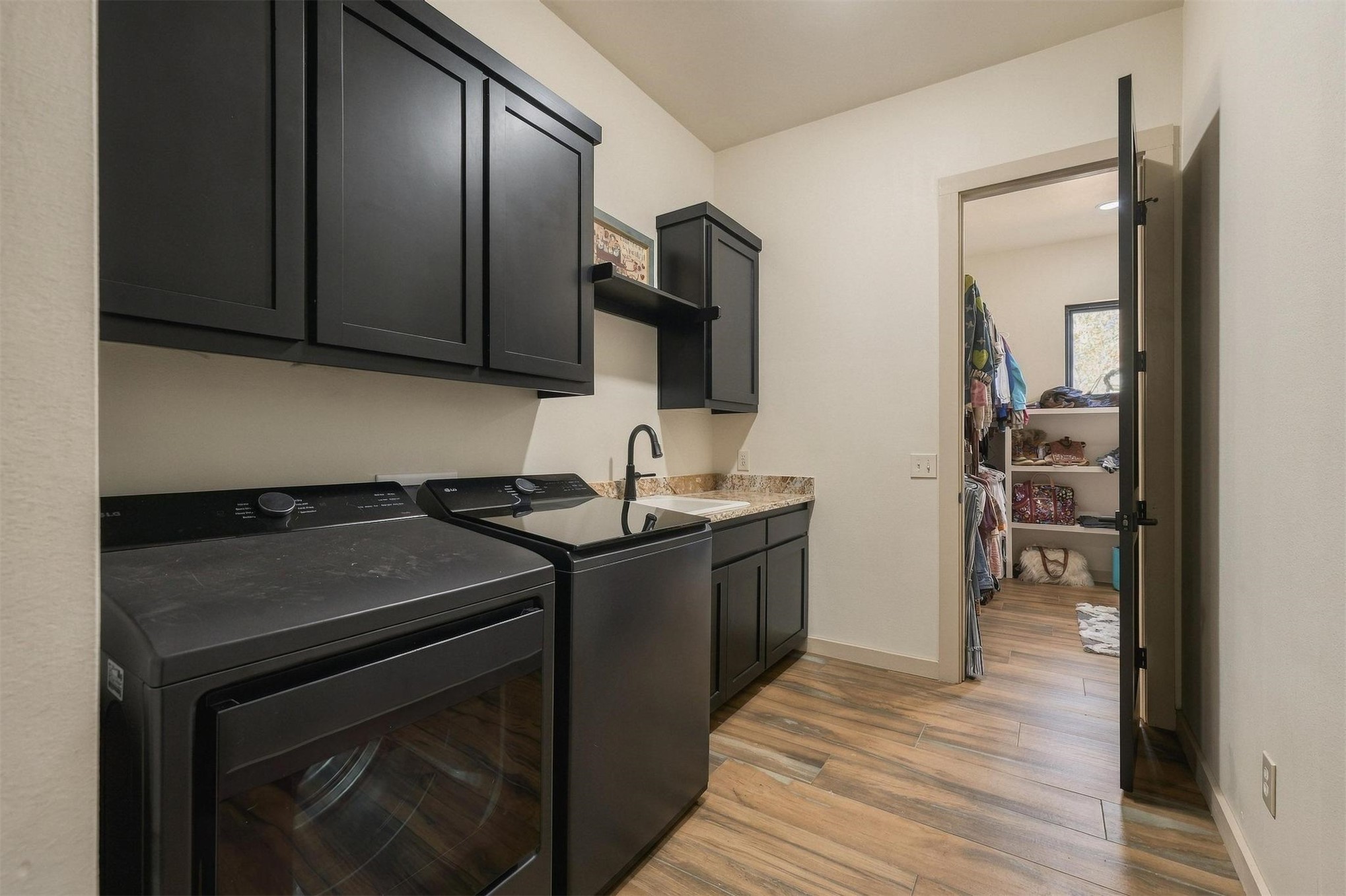 602 Lazy J Lane Property Photo 40