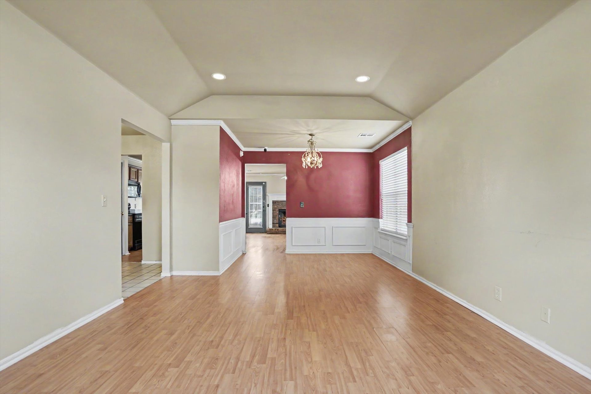 8810 E 95th Street Property Photo 5