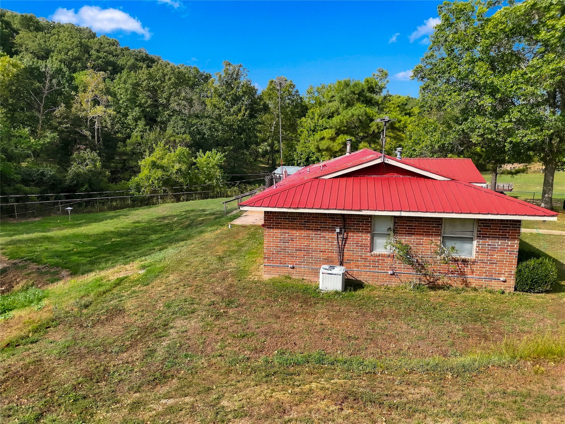 468940 Hwy 51 Property Photo 4