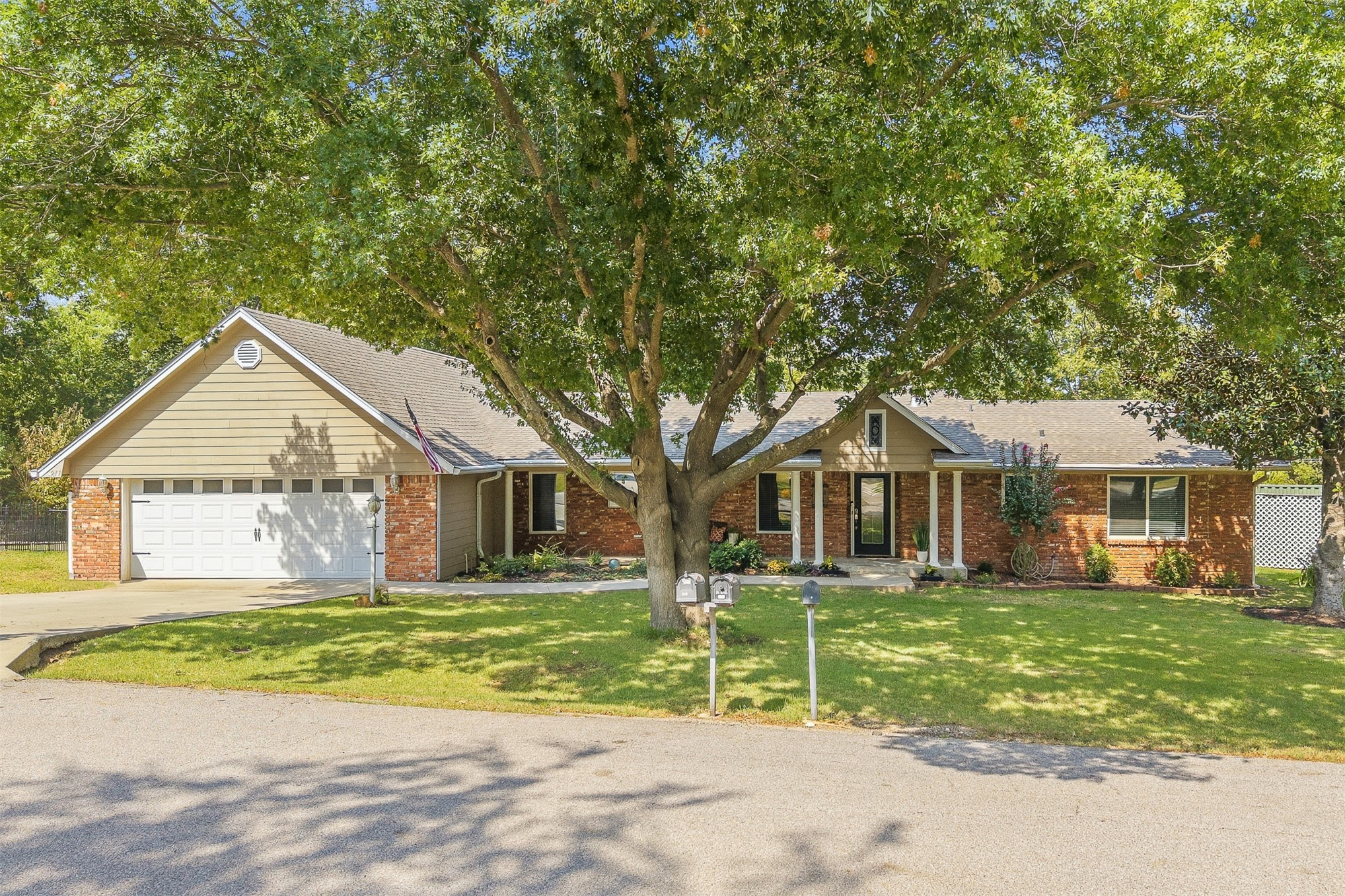 211 Meadow Road Property Photo 1