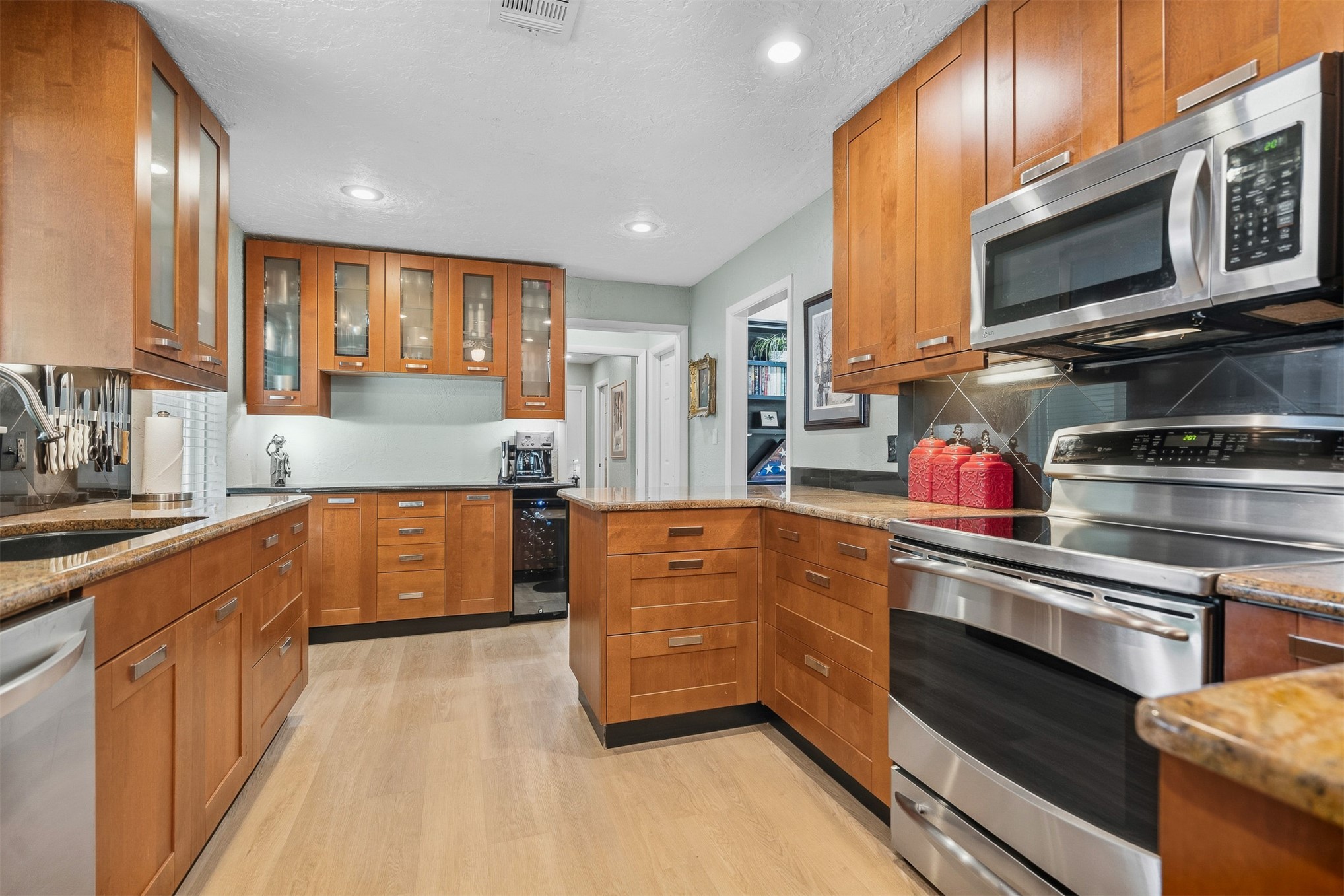 211 Meadow Road Property Photo 9