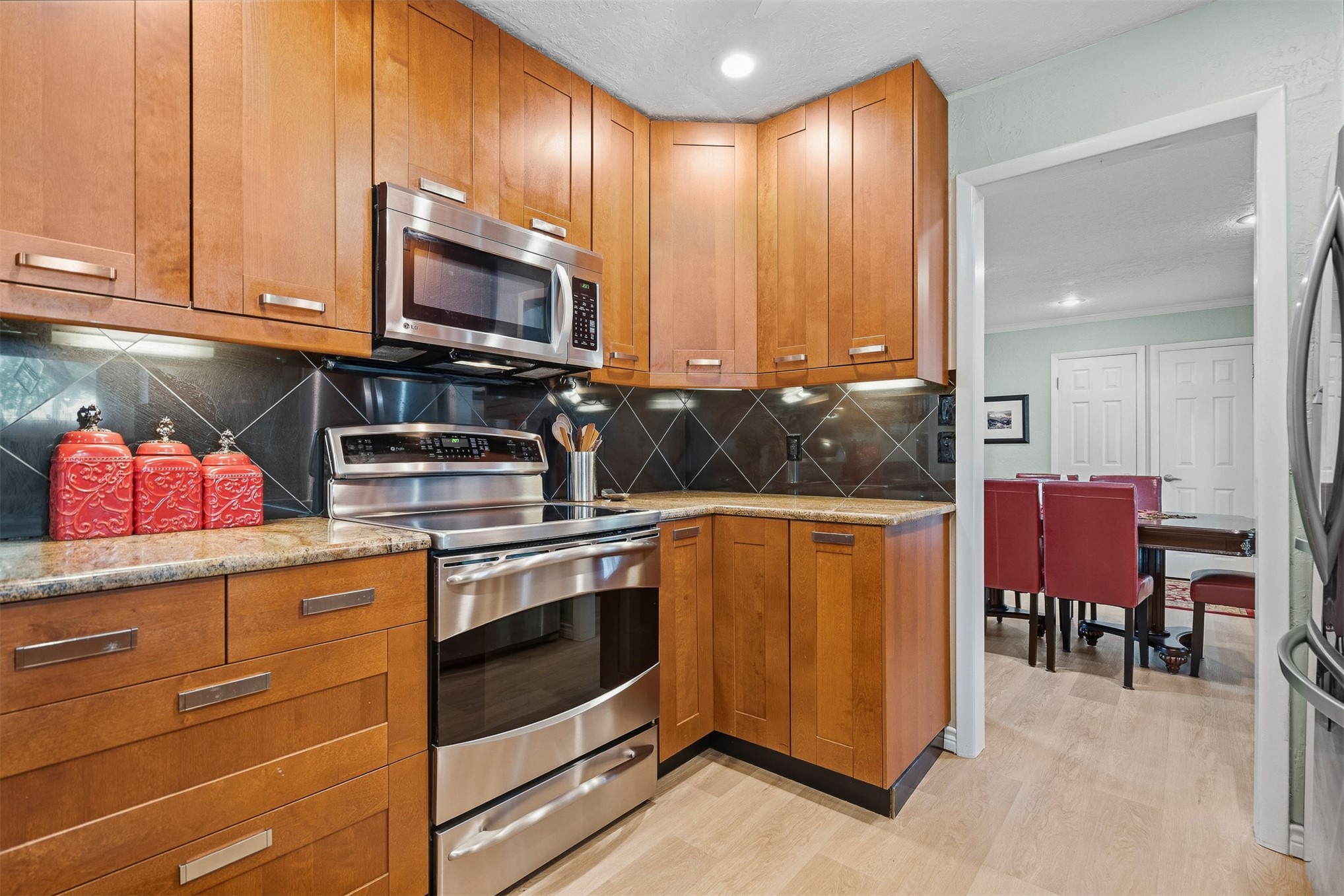 211 Meadow Road Property Photo 11