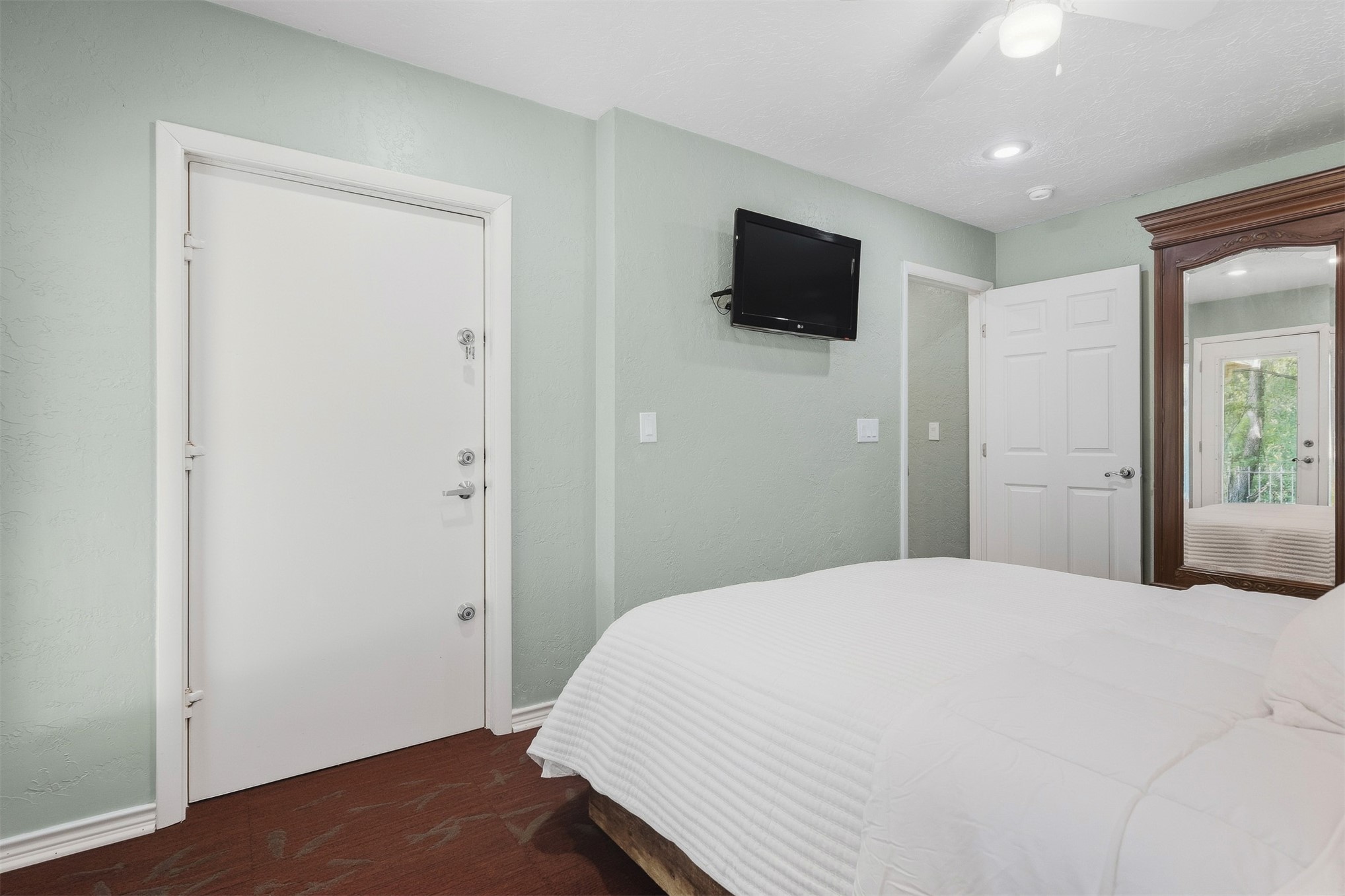 211 Meadow Road Property Photo 31