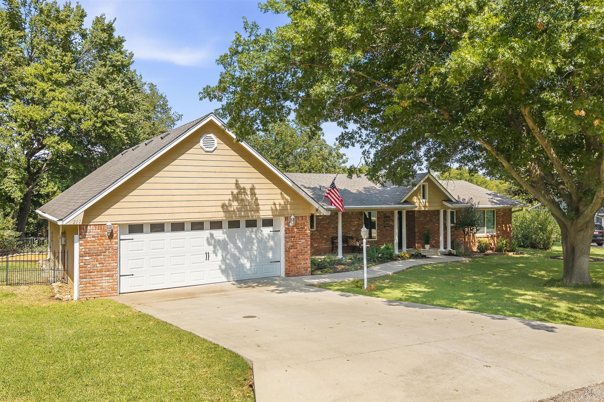211 Meadow Road Property Photo 33