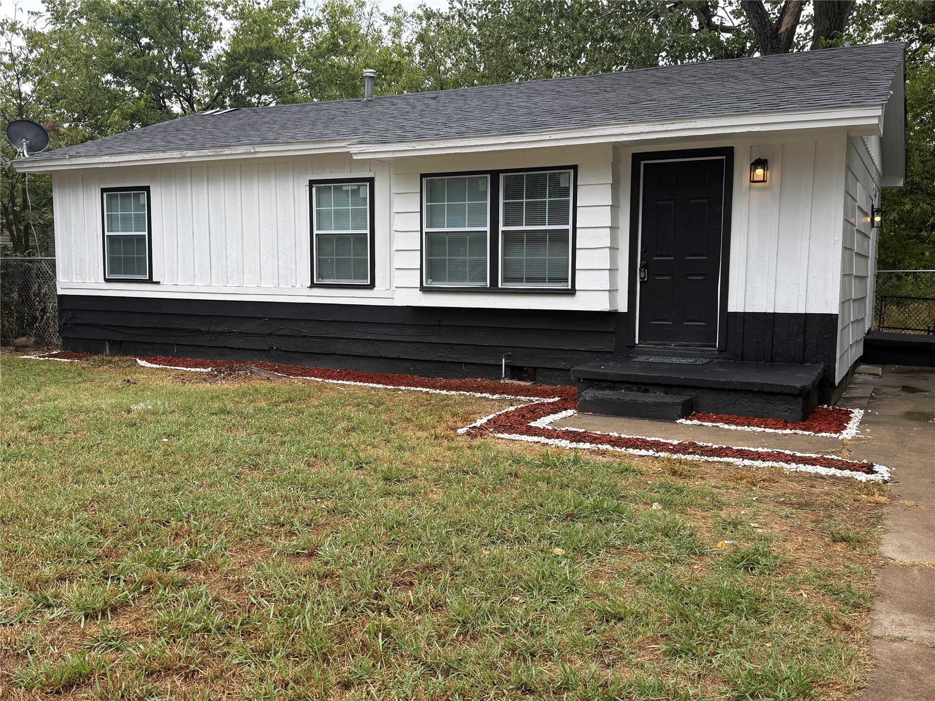 5910 N Frankfort Place Property Photo 1