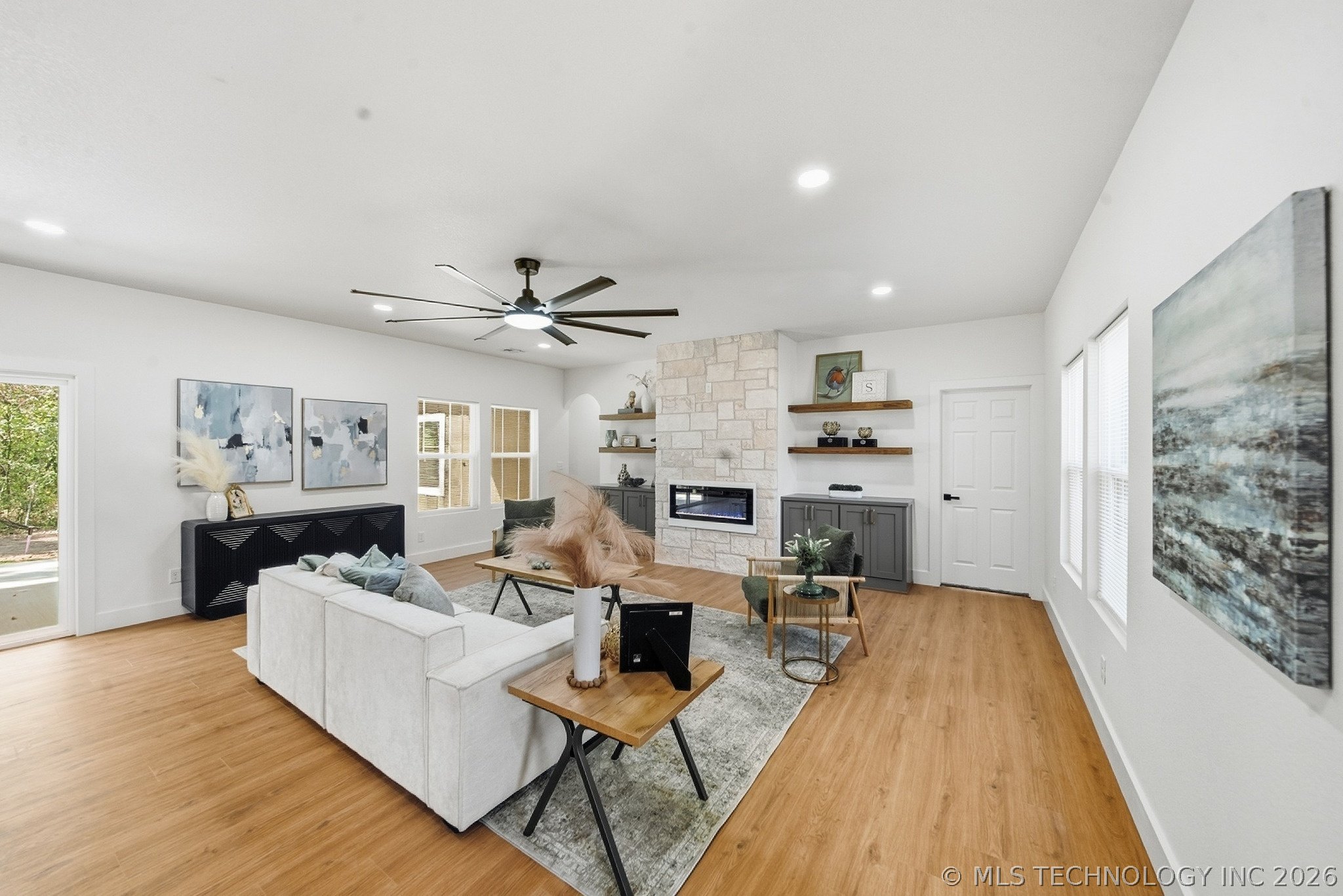 28804 S Meadow Road Property Photo 9