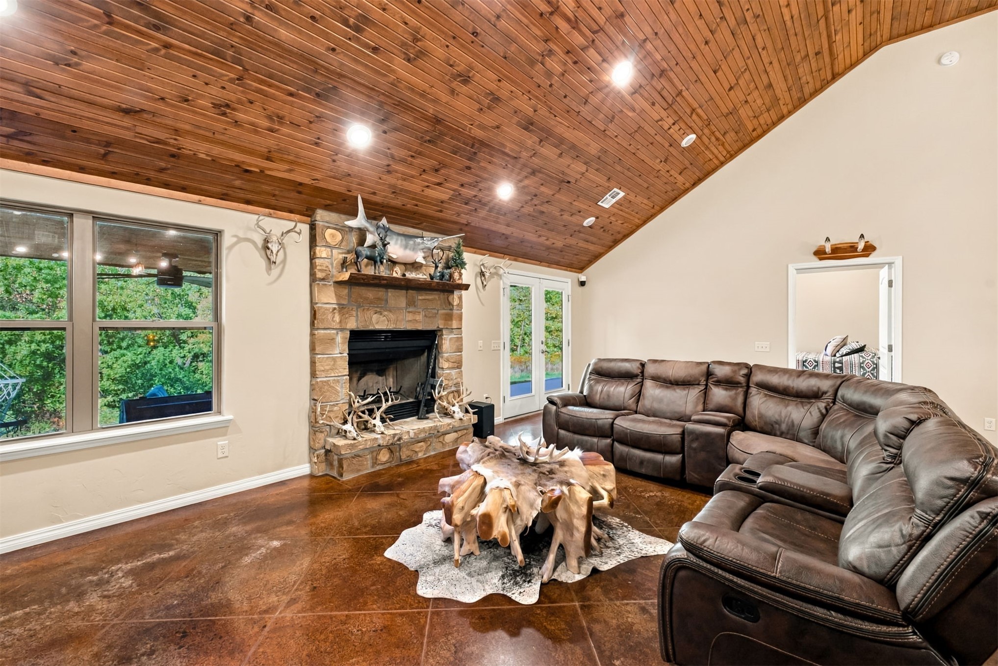 21501 S 705 Road Property Photo 17