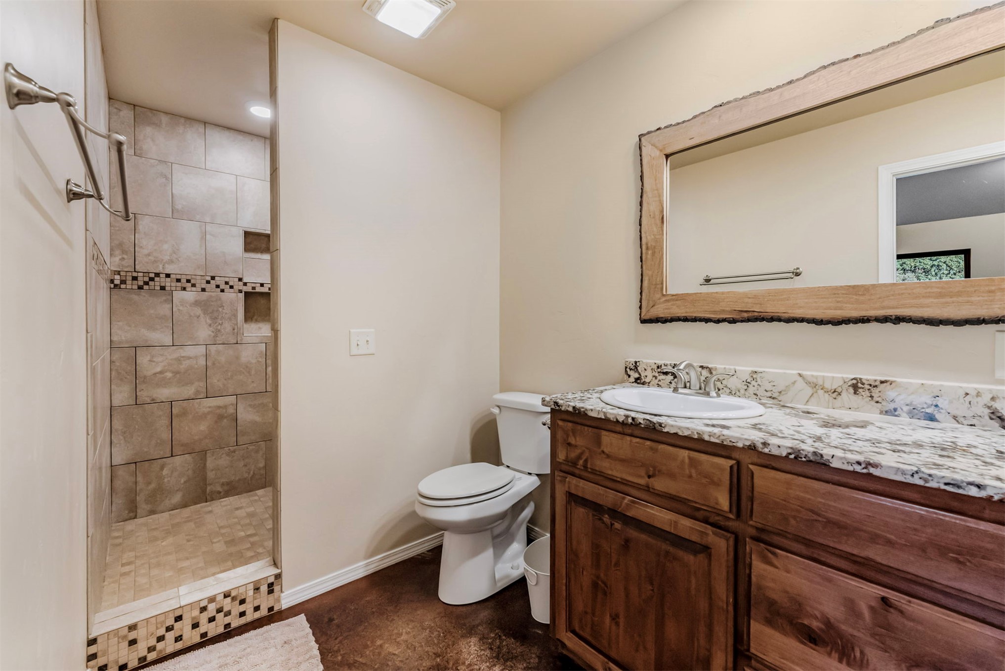 21501 S 705 Road Property Photo 28