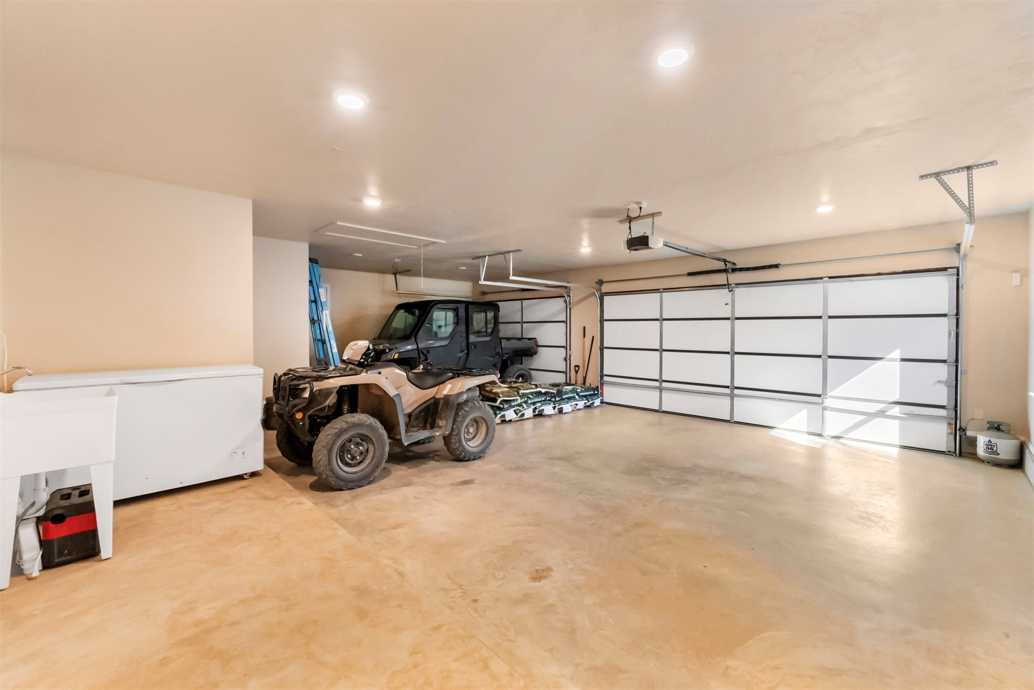 21501 S 705 Road Property Photo 35
