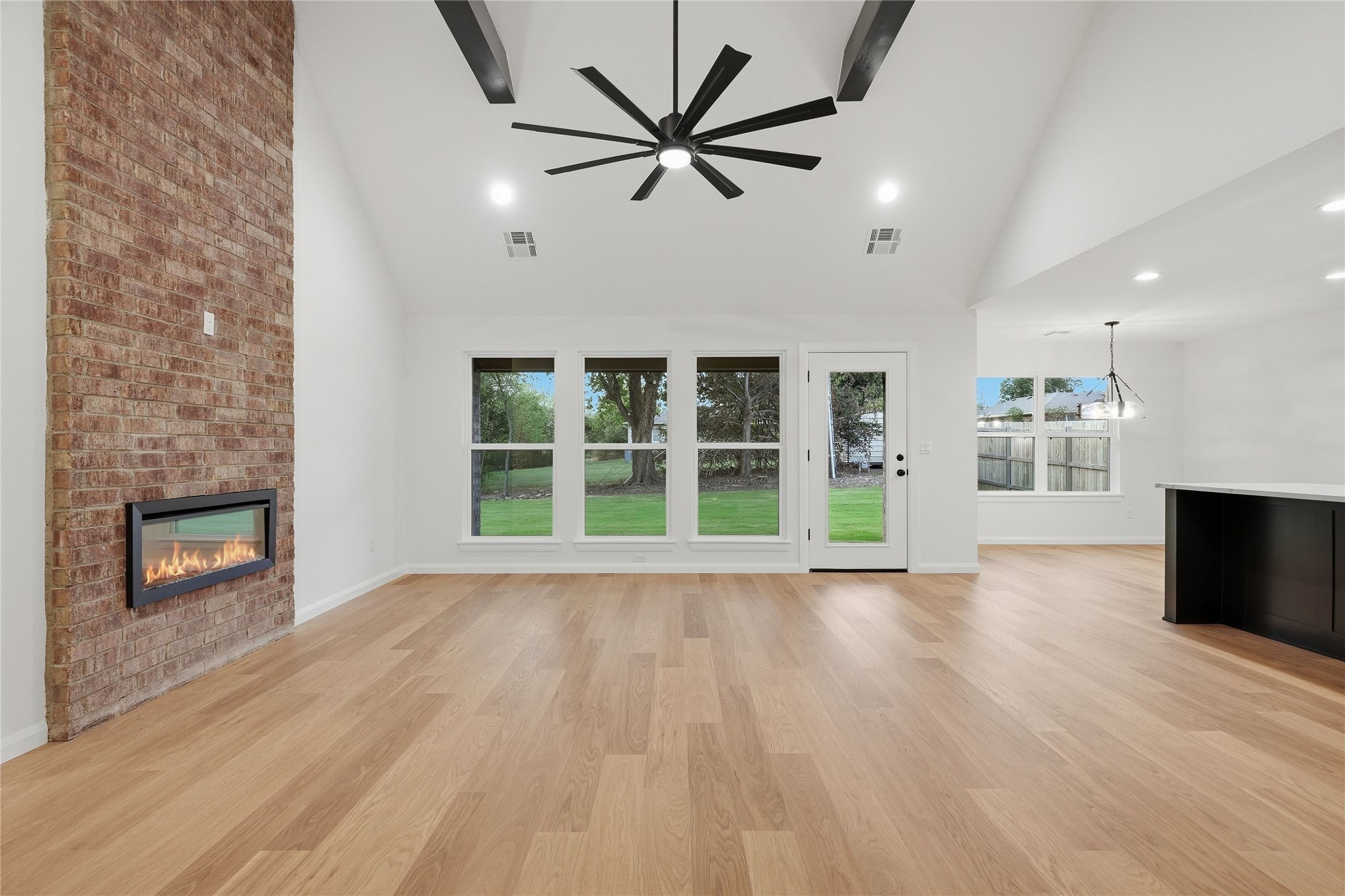 30 32nd Street Property Photo 4