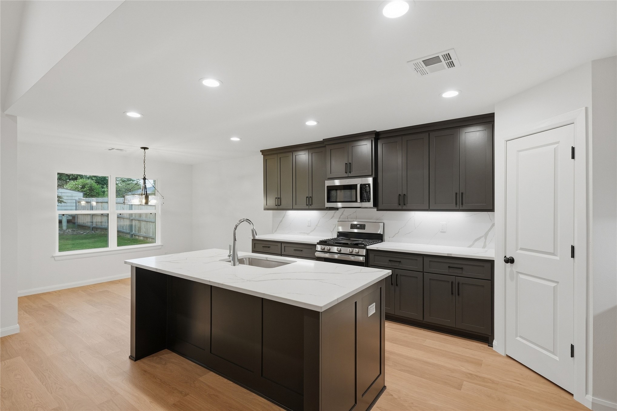 30 32nd Street Property Photo 8