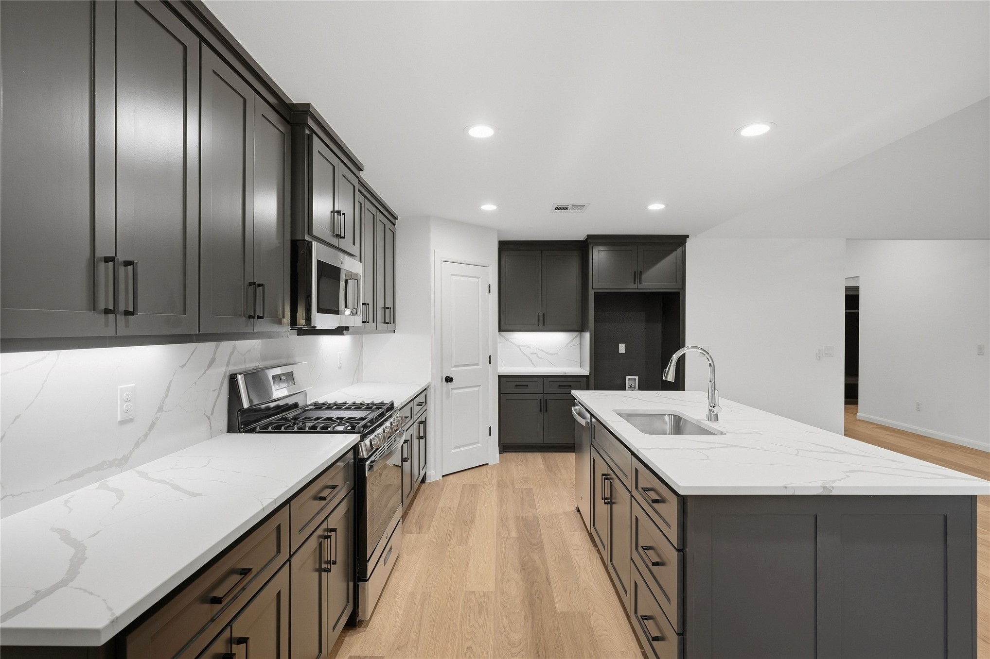 30 32nd Street Property Photo 12