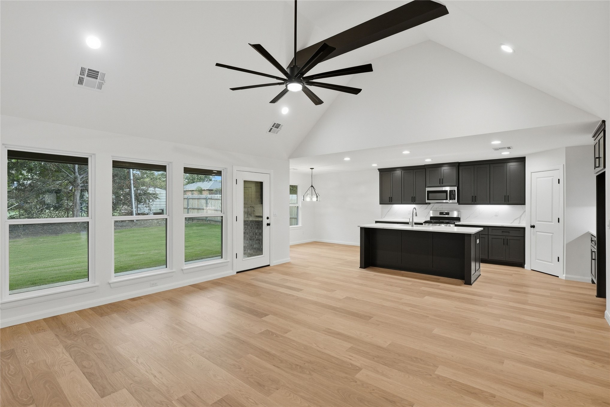 30 32nd Street Property Photo 17