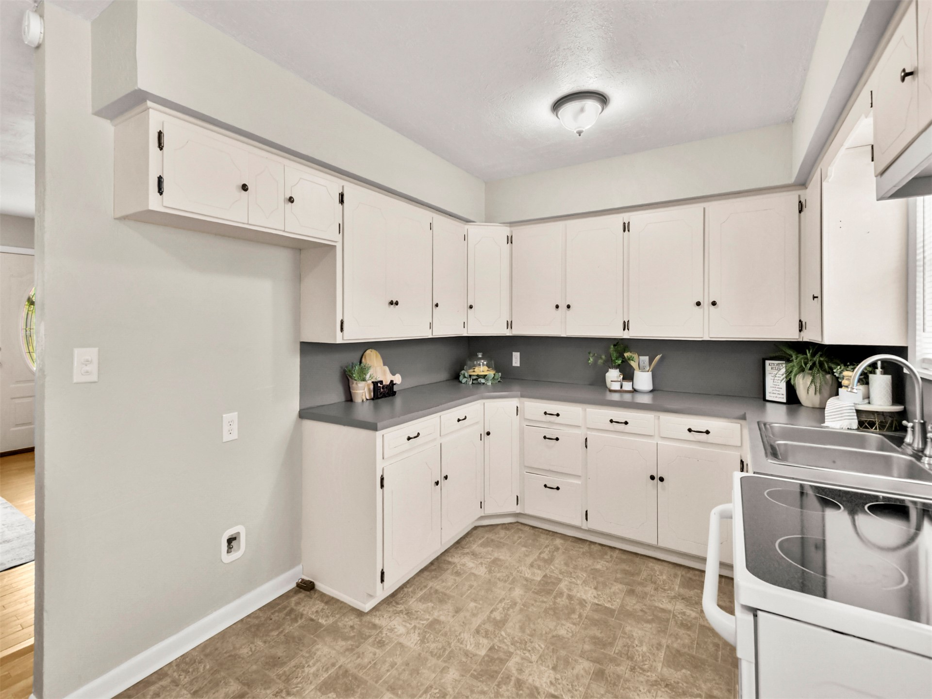 71 Meadow Street Property Photo 4