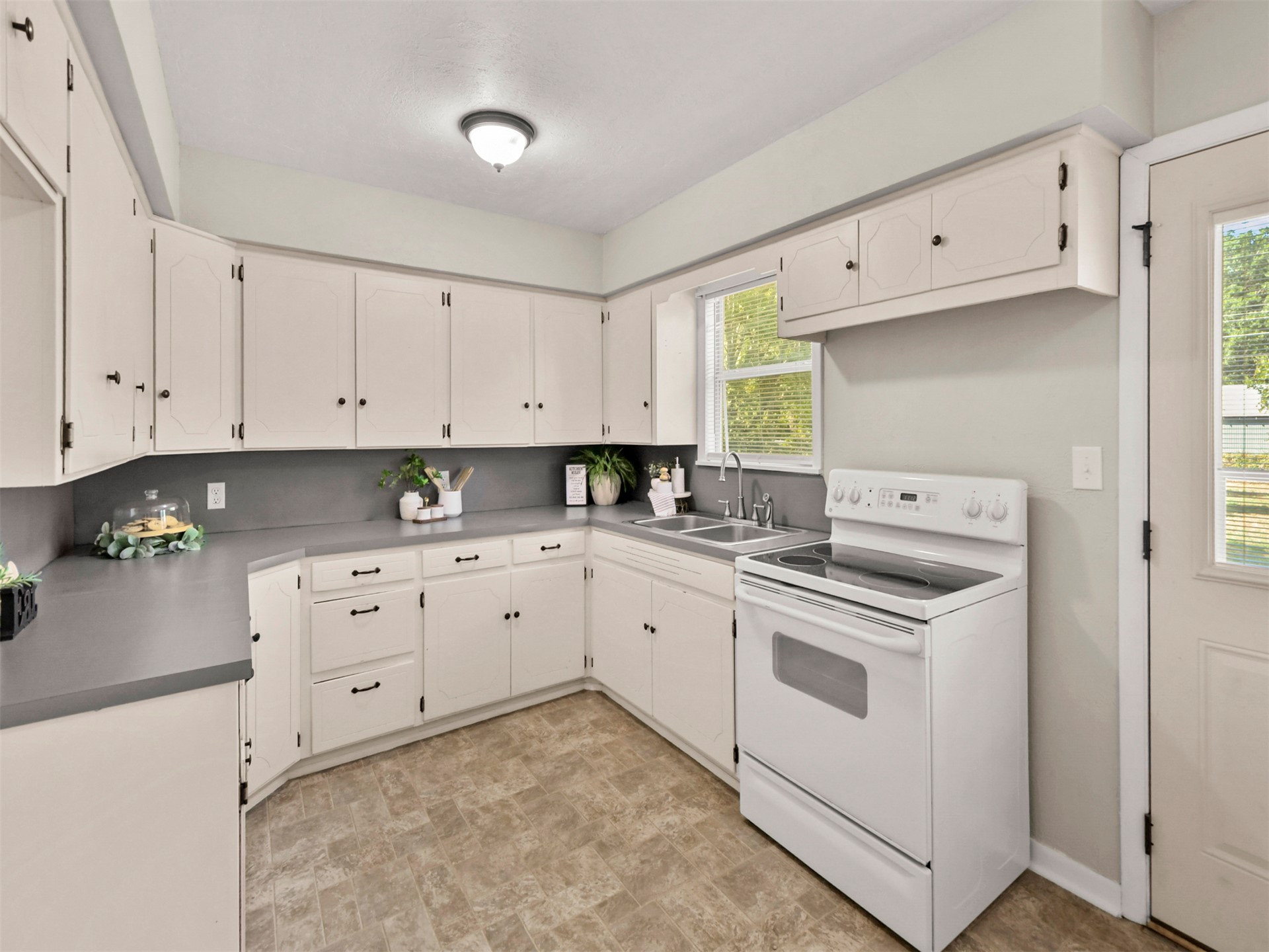 71 Meadow Street Property Photo 18