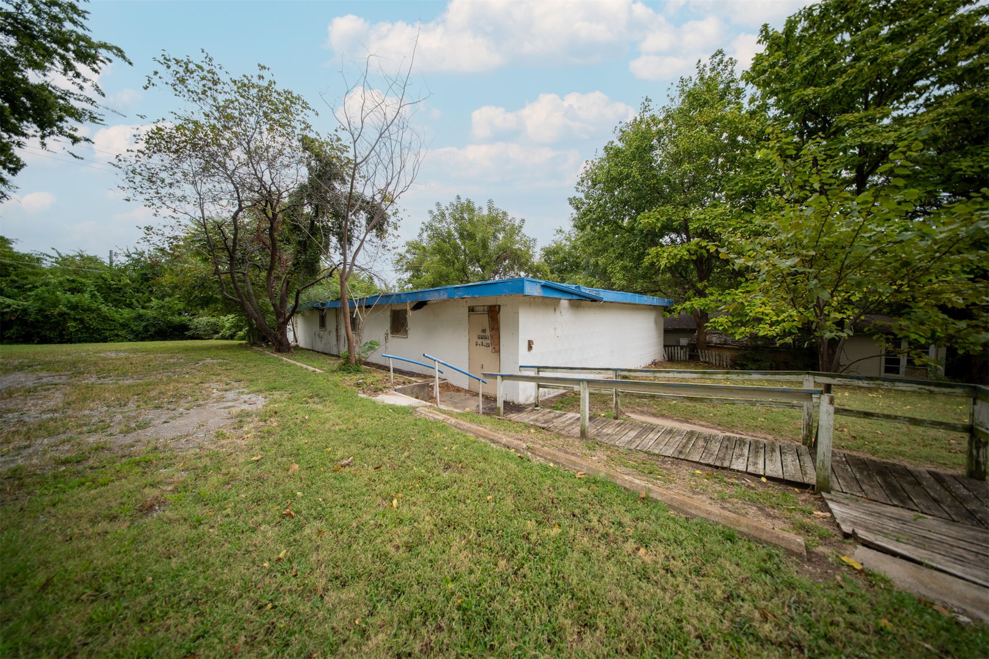 1407 W Bowen Place Property Photo 2
