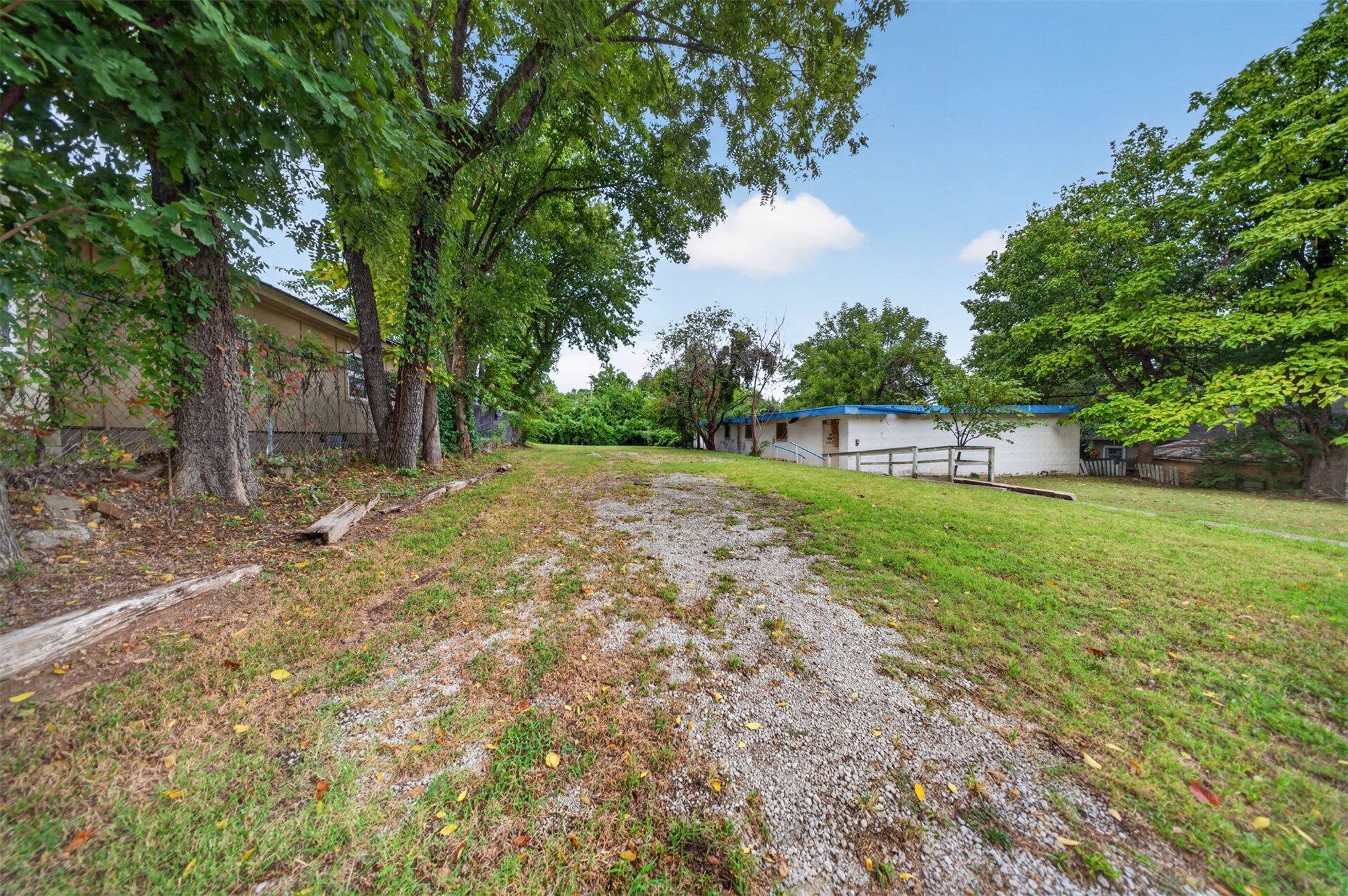 1407 W Bowen Place Property Photo 6