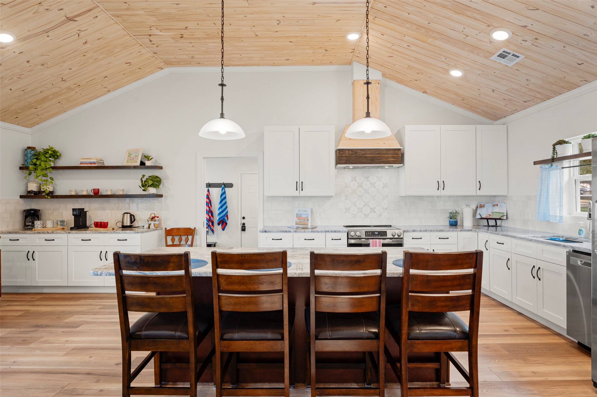 62021 E 260 Road Property Photo 4