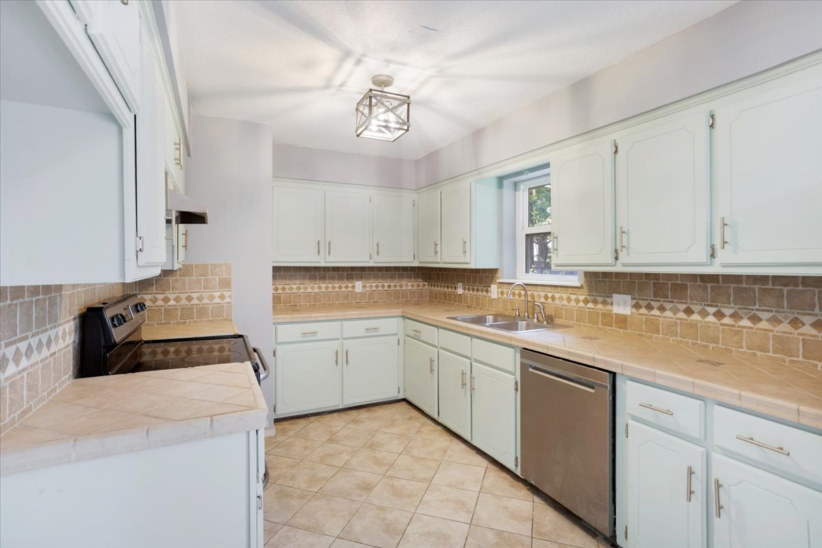 3609 Dana Property Photo 9