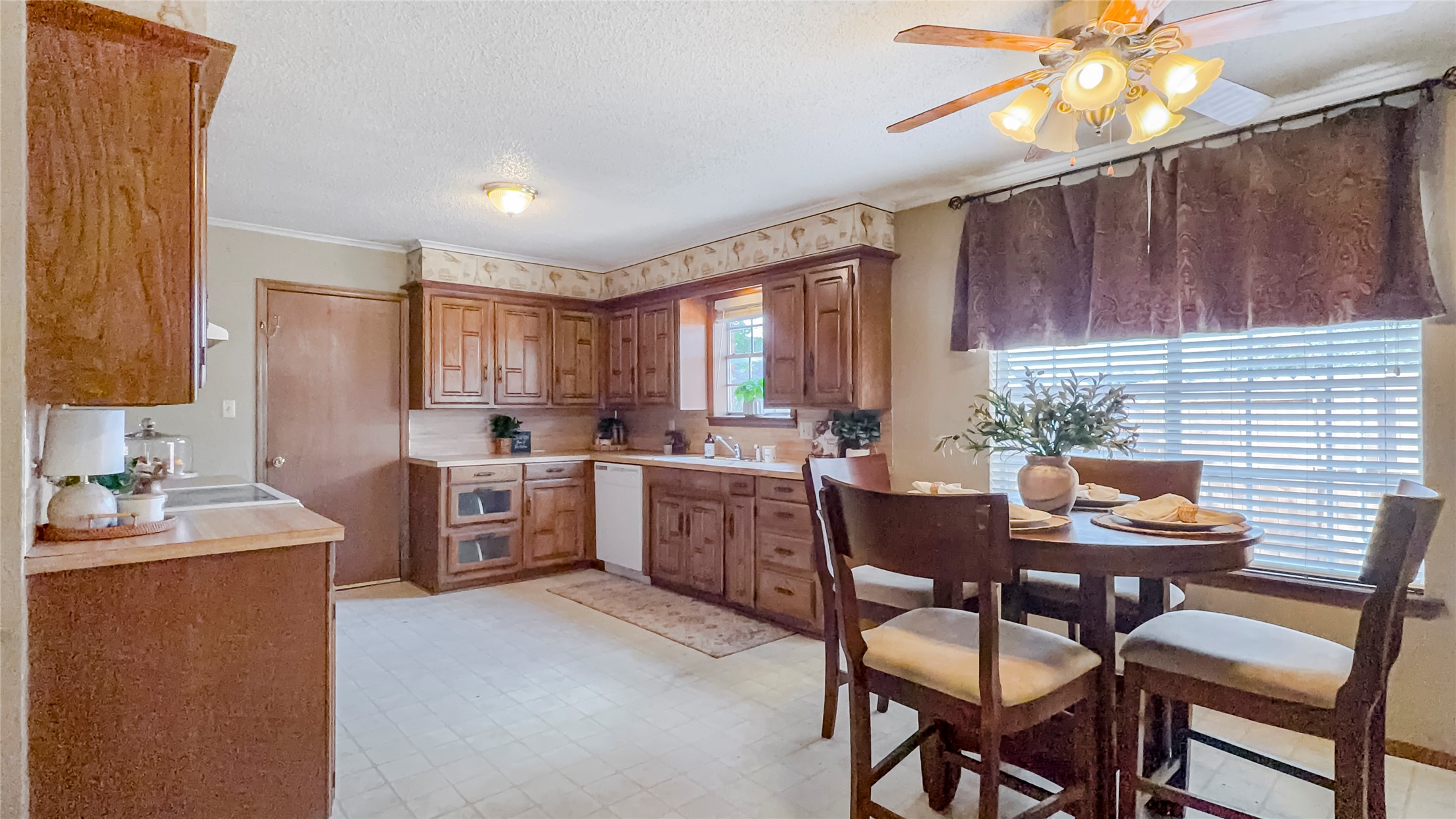 1319 Brookhaven Property Photo 11