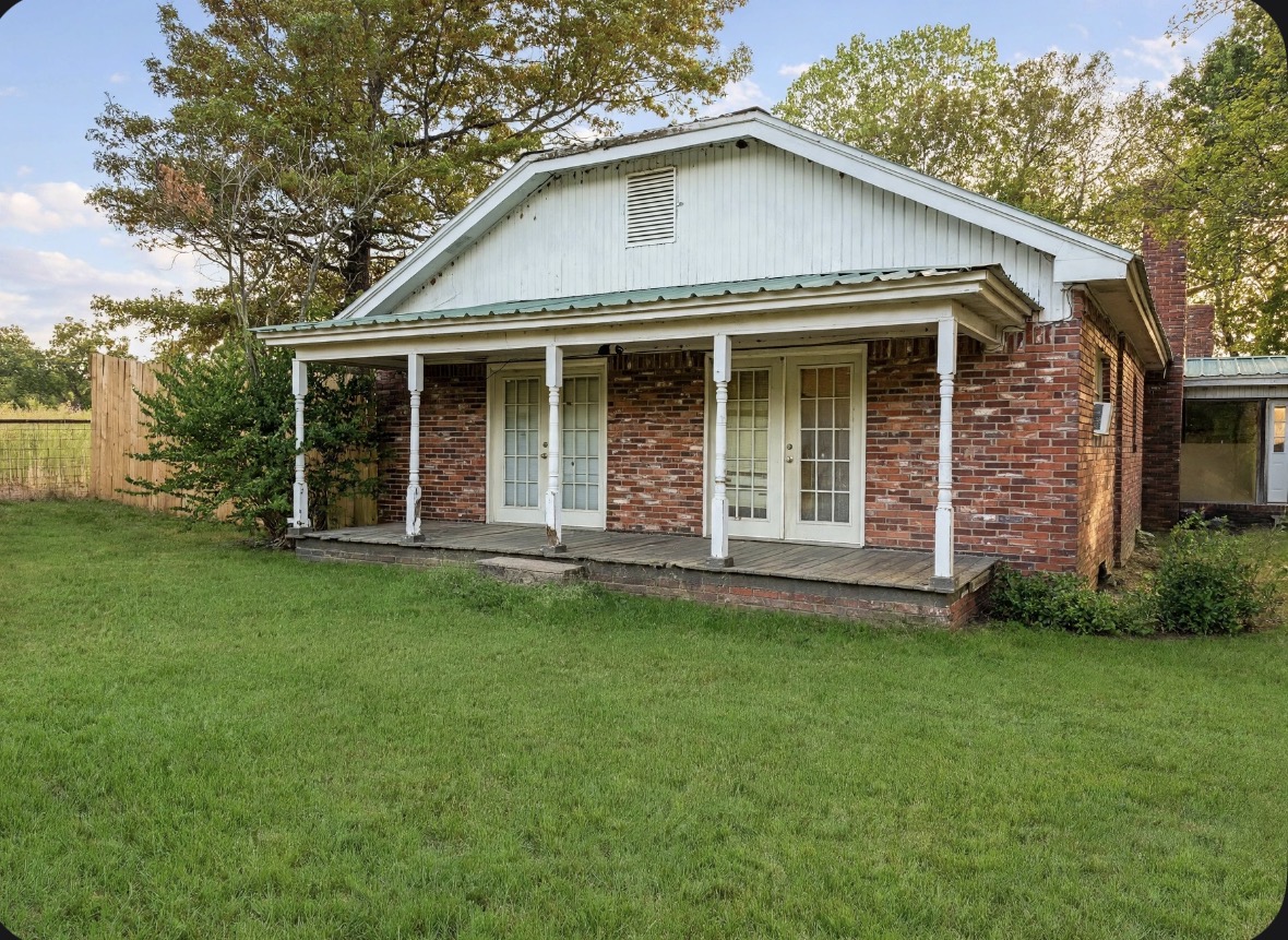 2649 N 377 Road Property Photo 1
