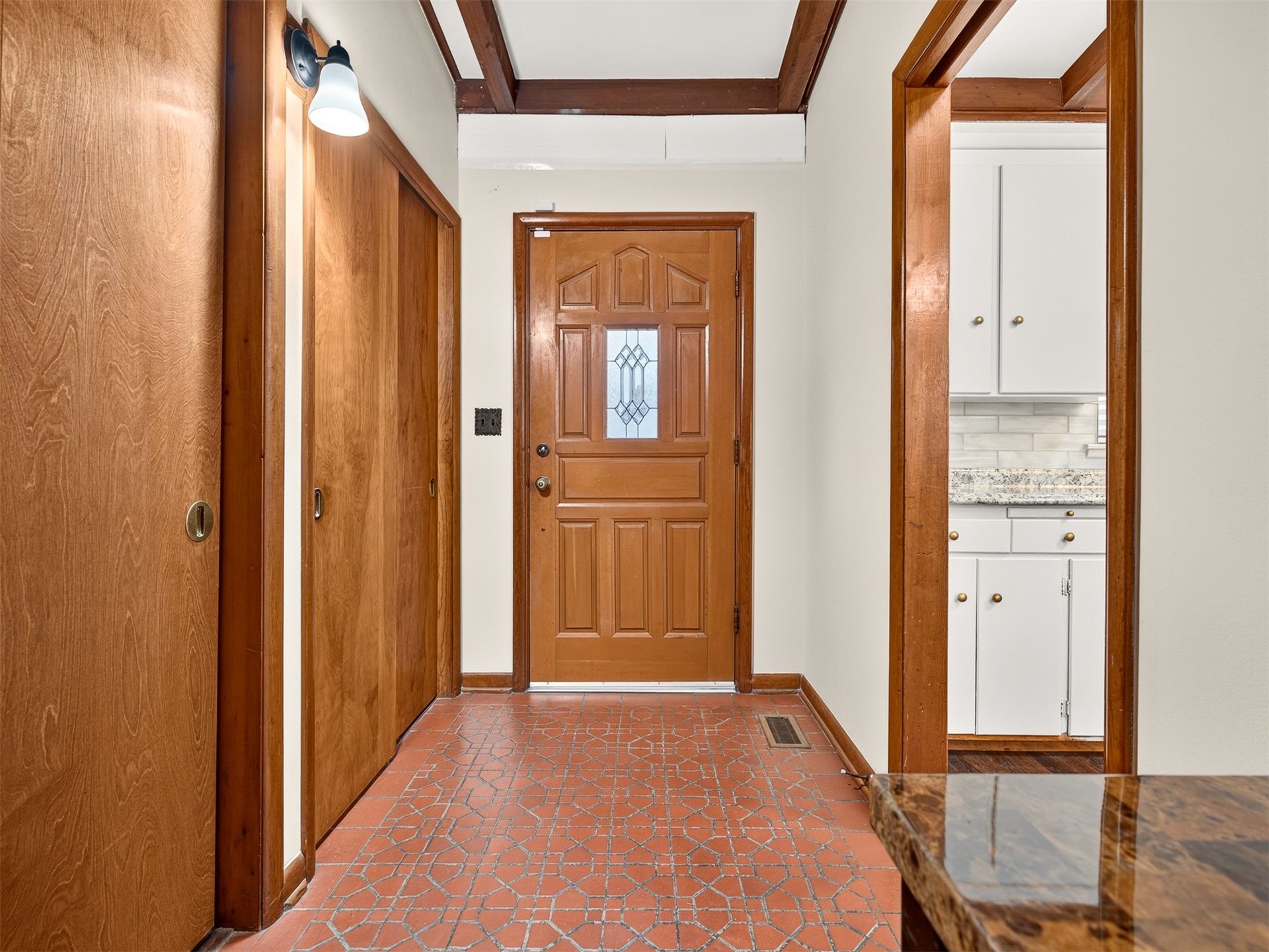 825 N Vancouver Avenue Property Photo 6