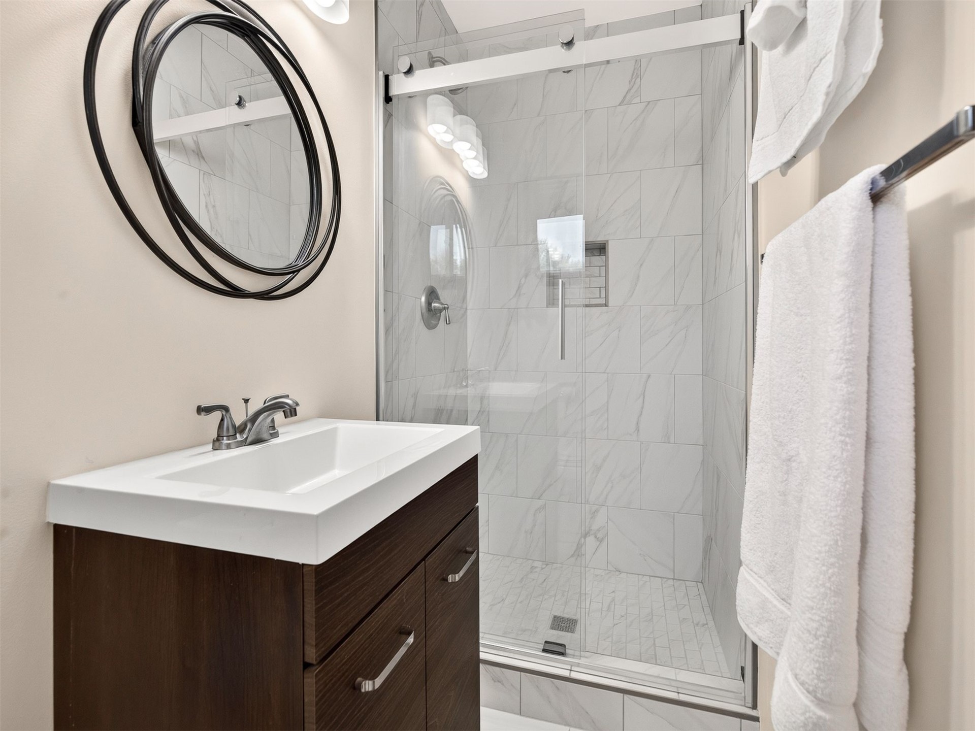 825 N Vancouver Avenue Property Photo 24