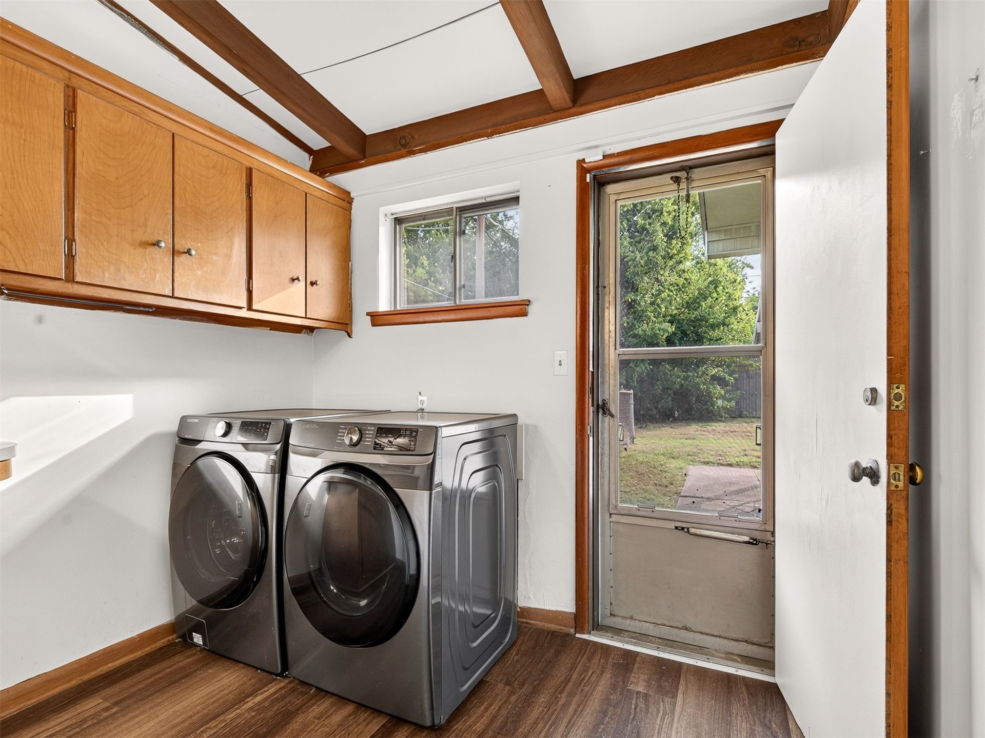 825 N Vancouver Avenue Property Photo 33