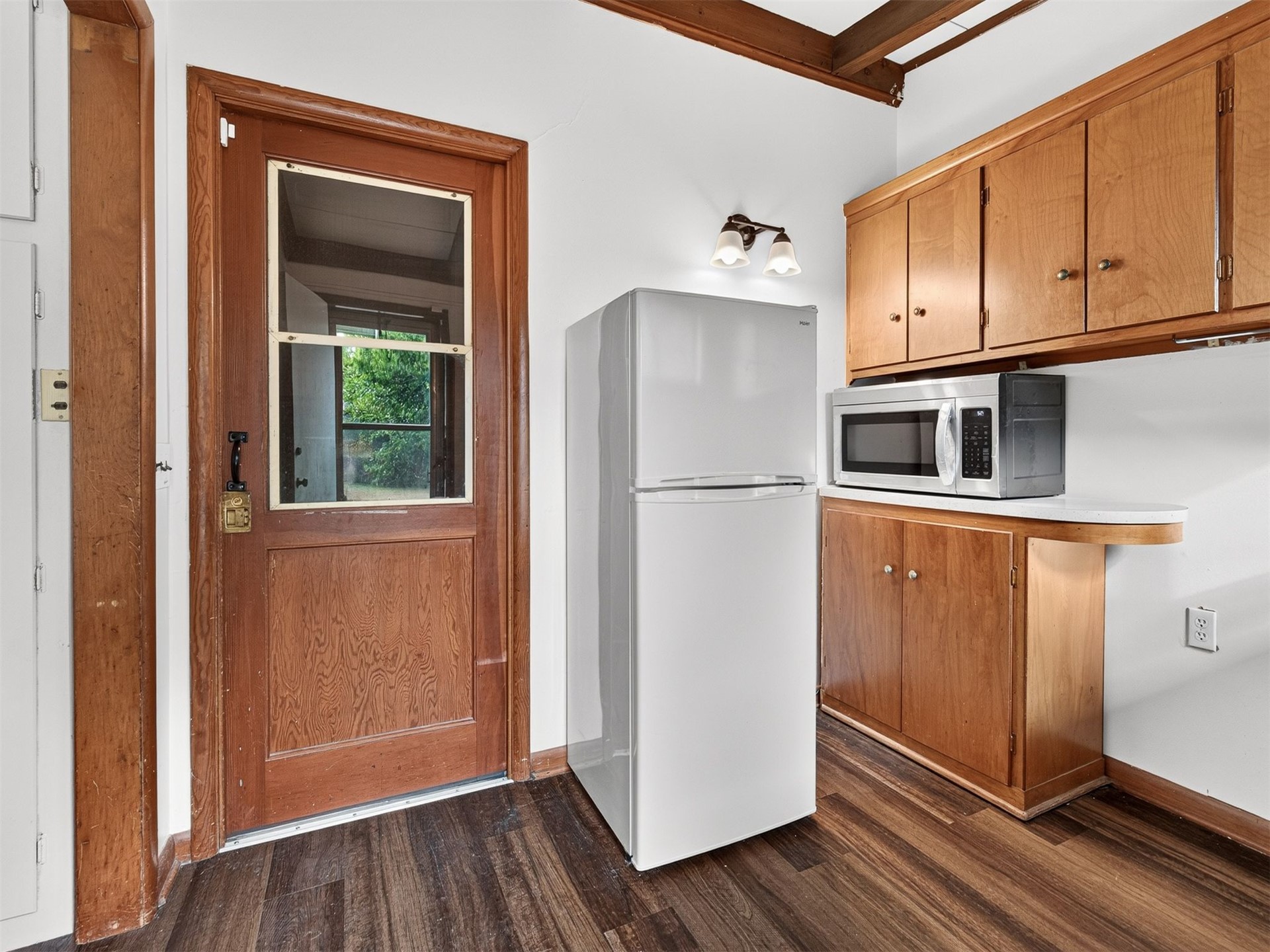 825 N Vancouver Avenue Property Photo 34