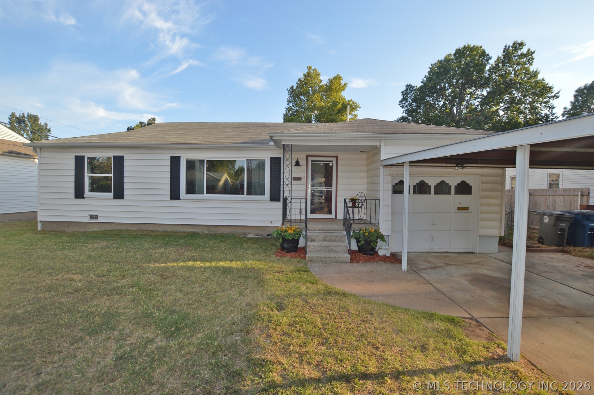 1432 E 50th Street Property Photo 1