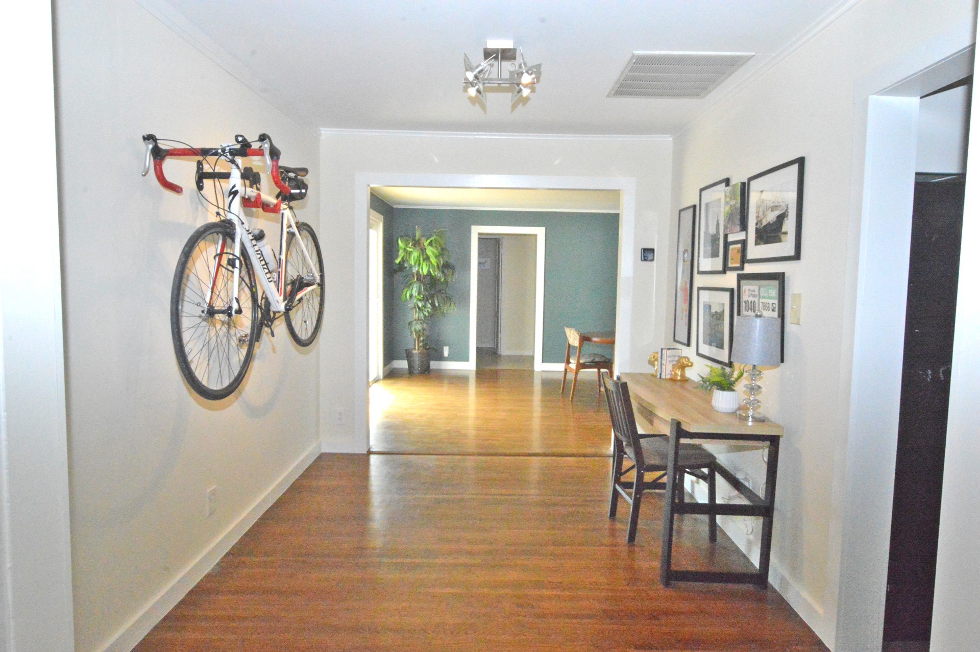 1432 E 50th Street Property Photo 7