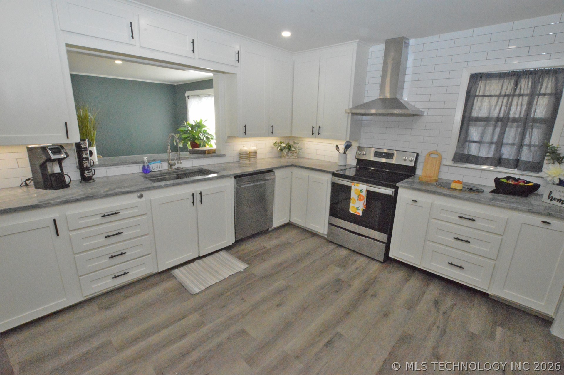 1432 E 50th Street Property Photo 14