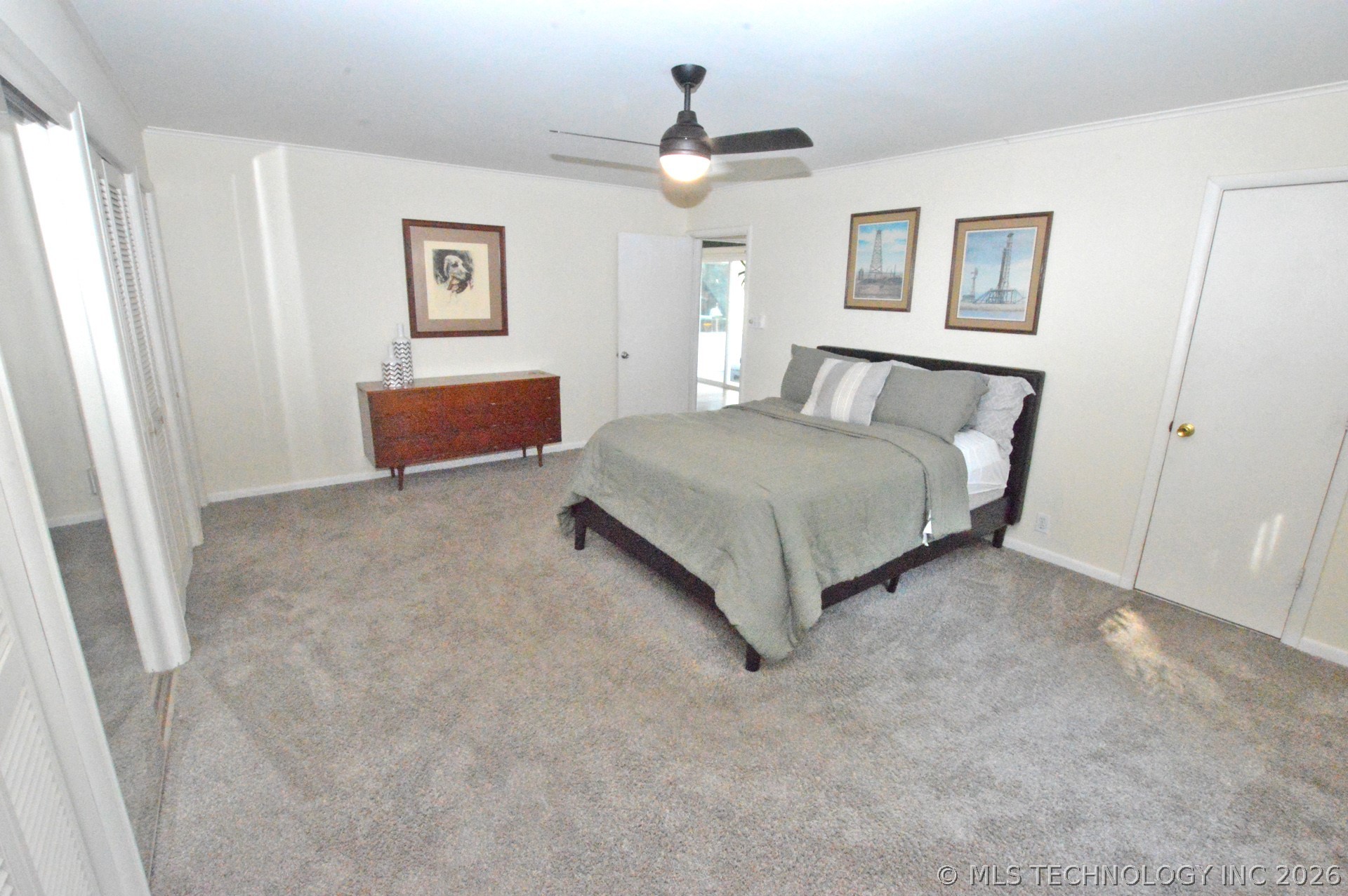 1432 E 50th Street Property Photo 17
